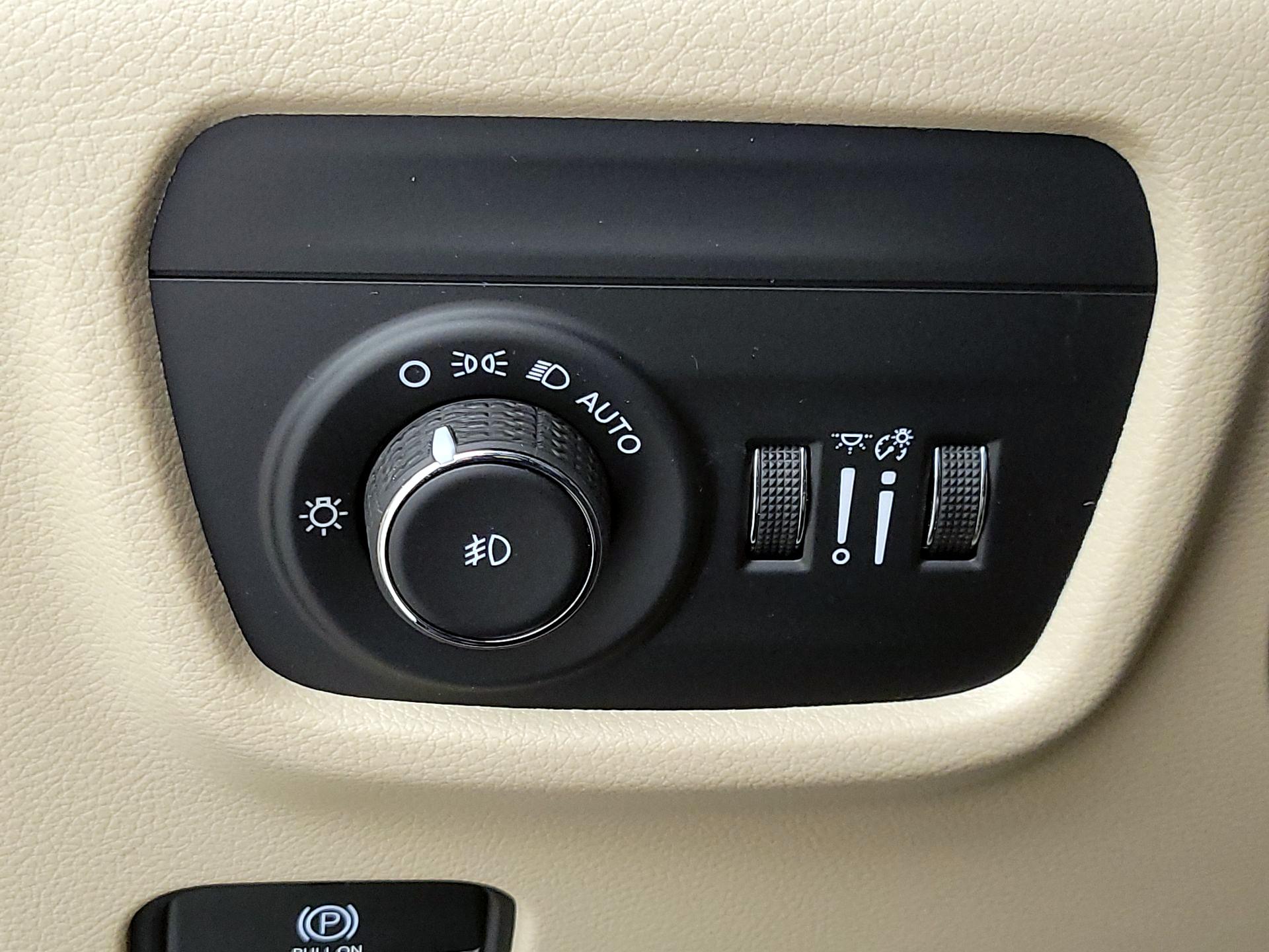 Thumbnail: 2023 Jeep Grand Cherokee - 13