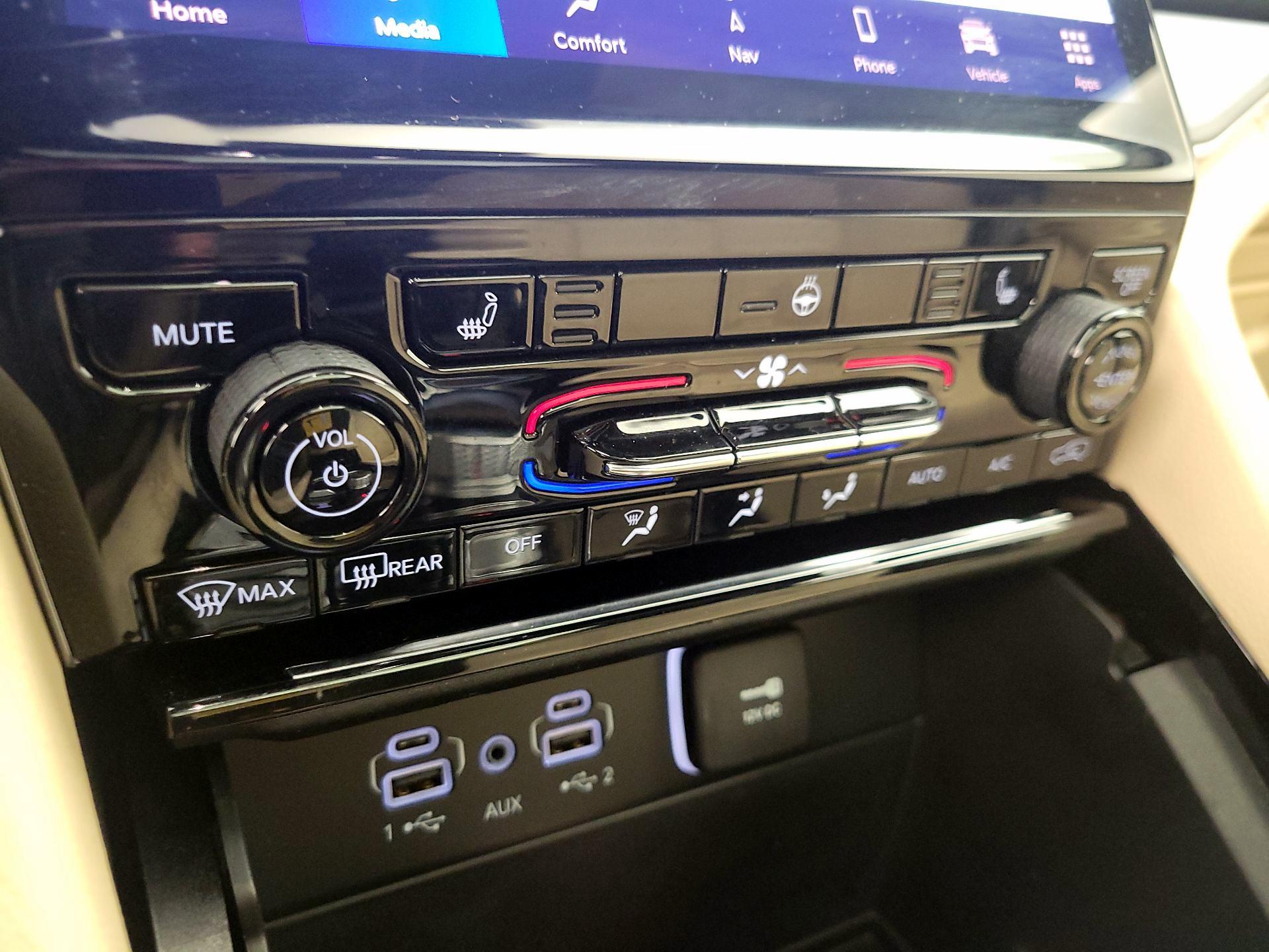 Thumbnail: 2023 Jeep Grand Cherokee - 17