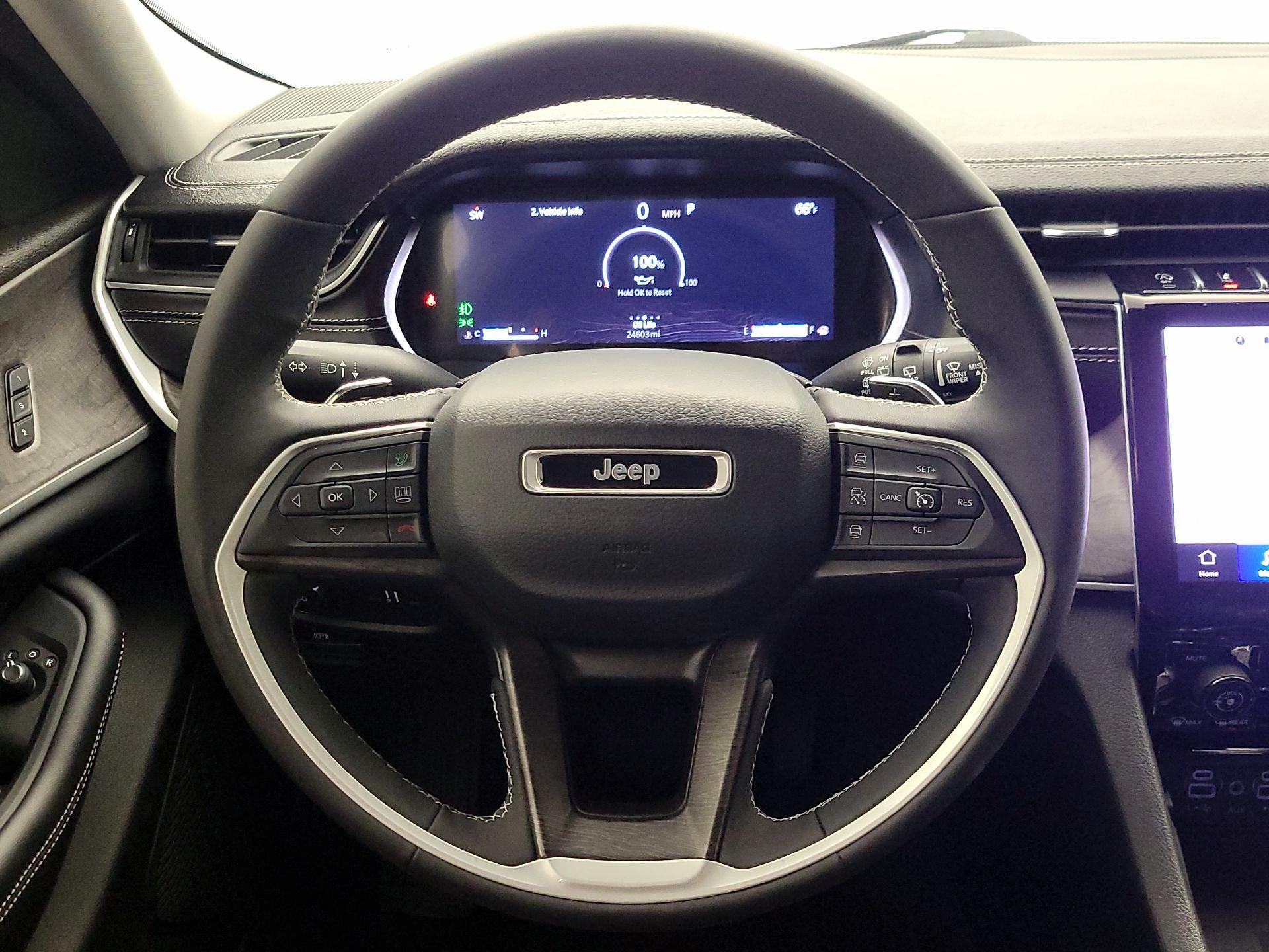 Thumbnail: 2023 Jeep Grand Cherokee - 10