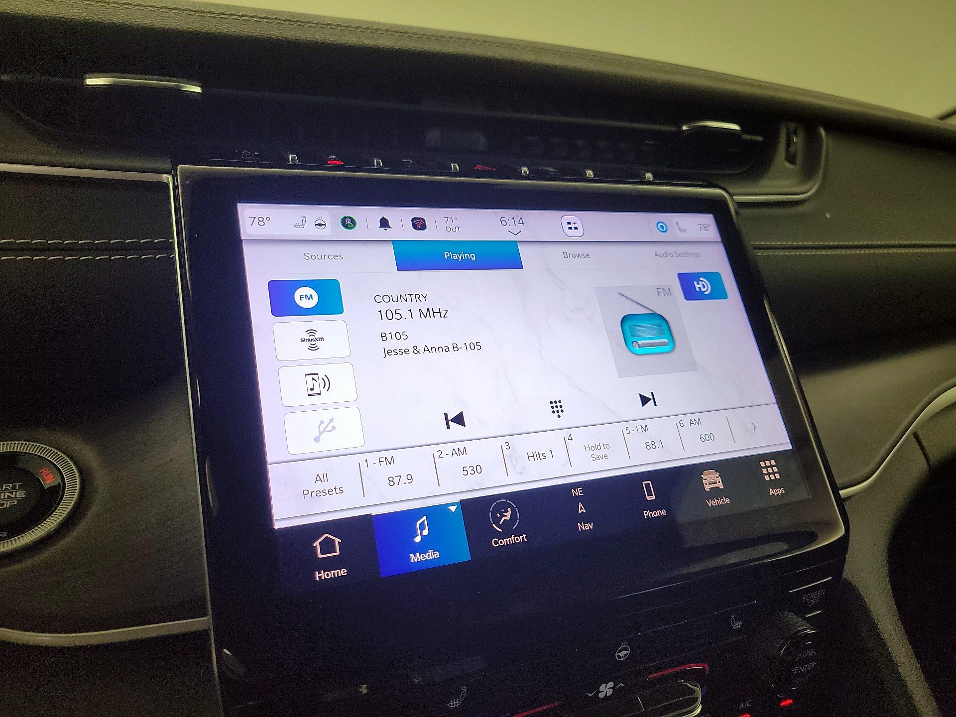 Thumbnail: 2023 Jeep Grand Cherokee - 16