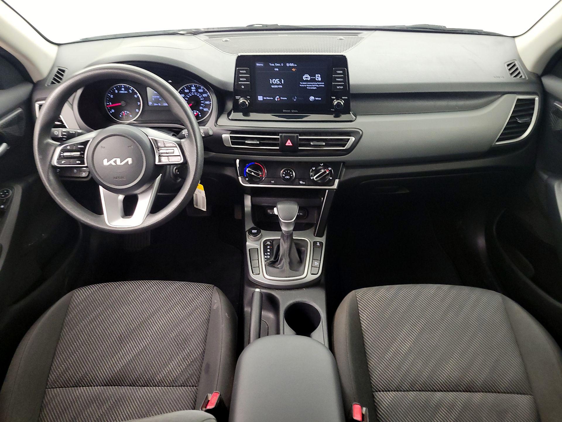 Thumbnail: 2023 Kia Seltos - 9