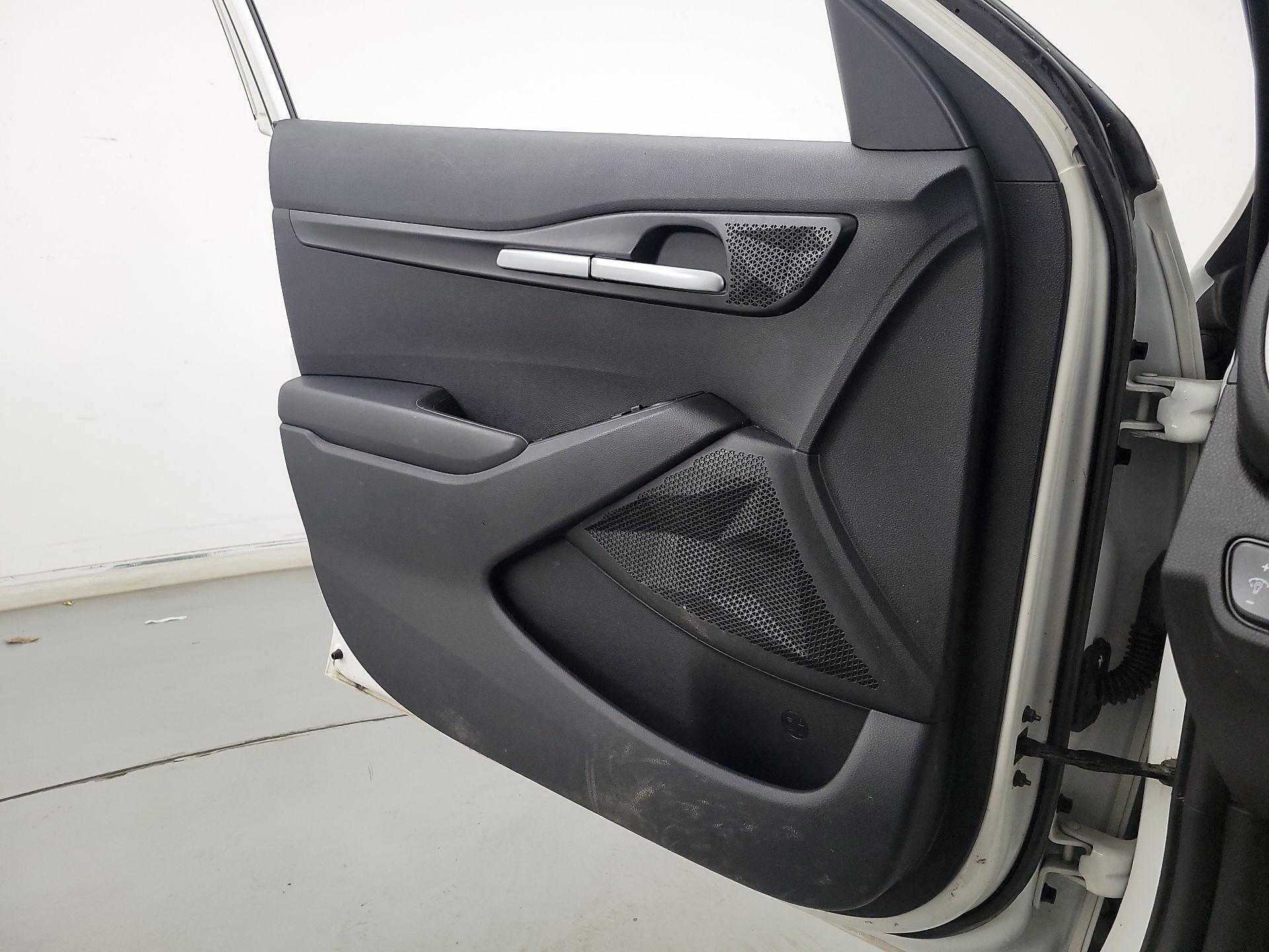 Thumbnail: 2023 Kia Seltos - 12