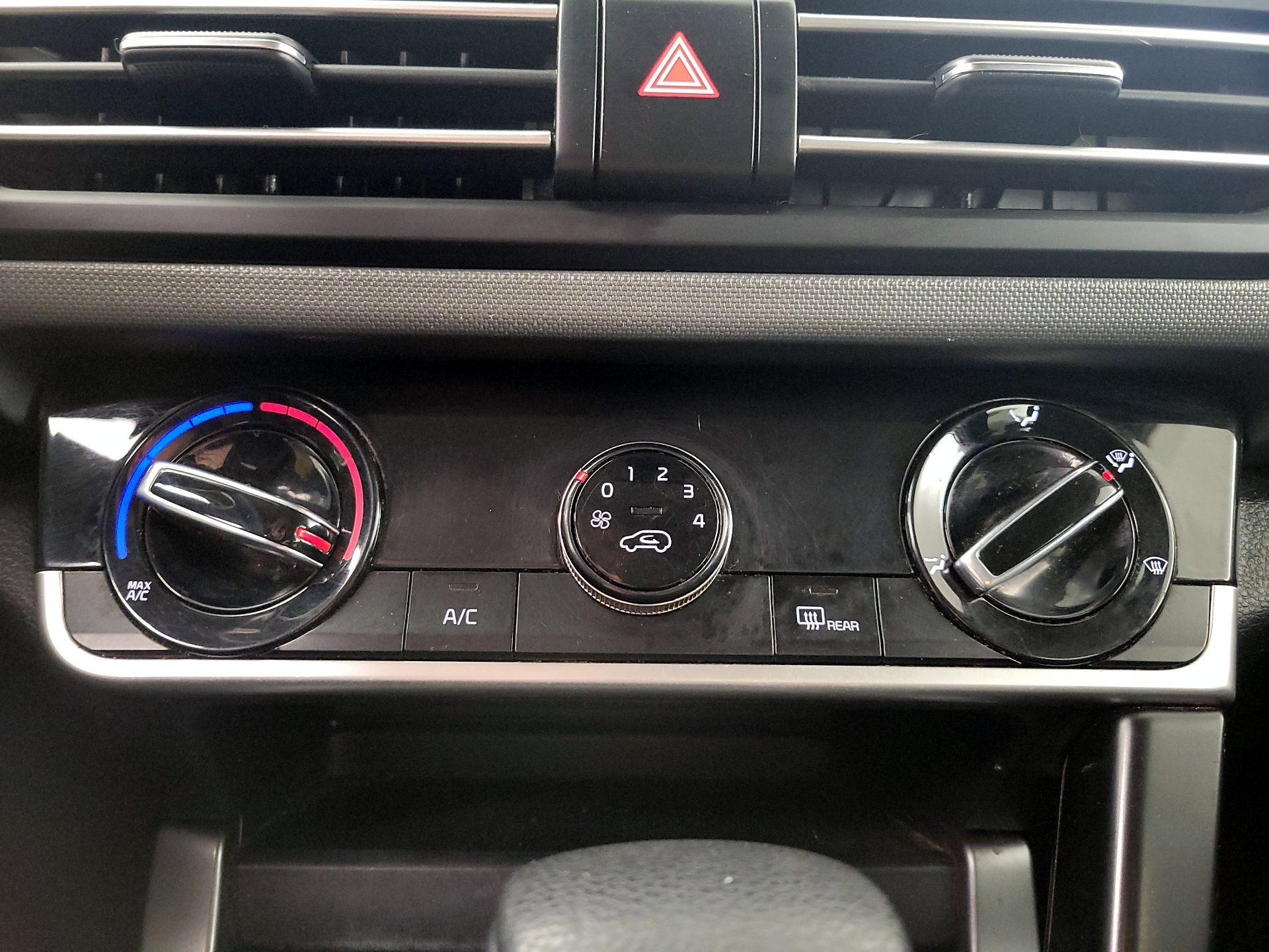 Thumbnail: 2023 Kia Seltos - 16