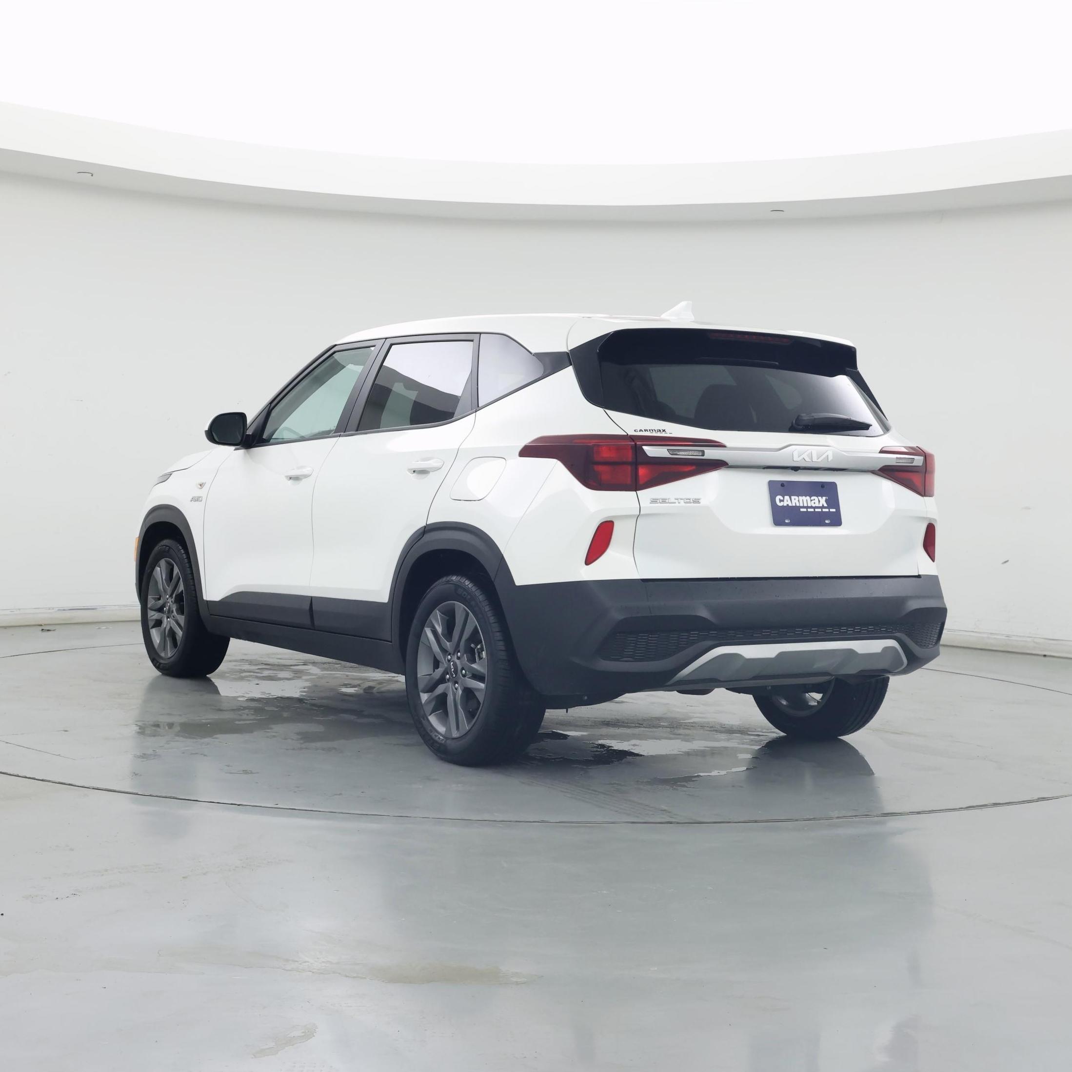 Thumbnail: 2023 Kia Seltos - 2