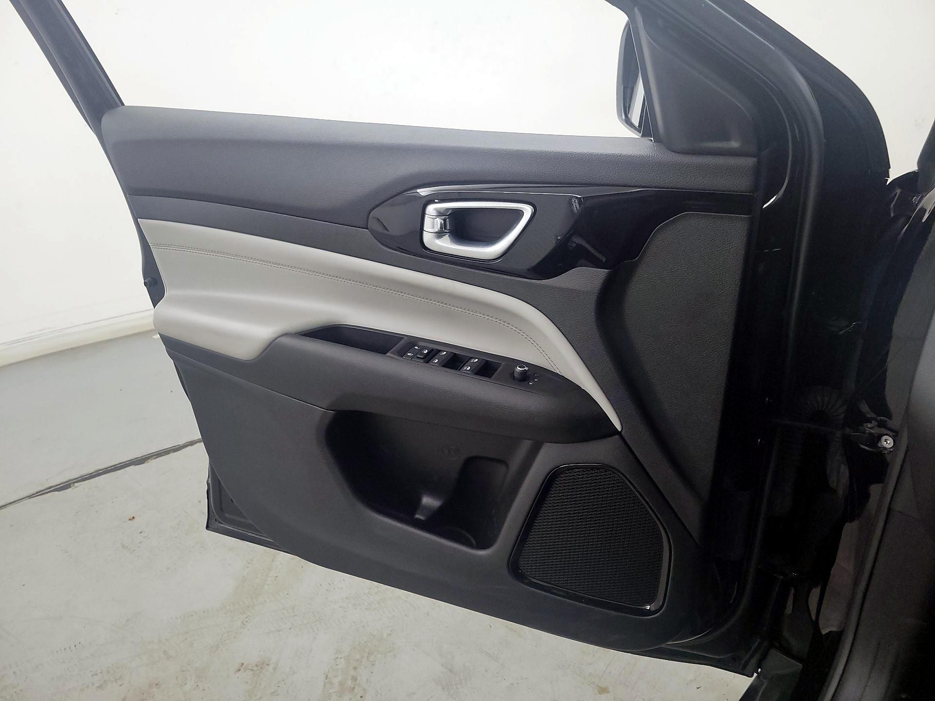 Thumbnail: 2022 Jeep Compass - 12