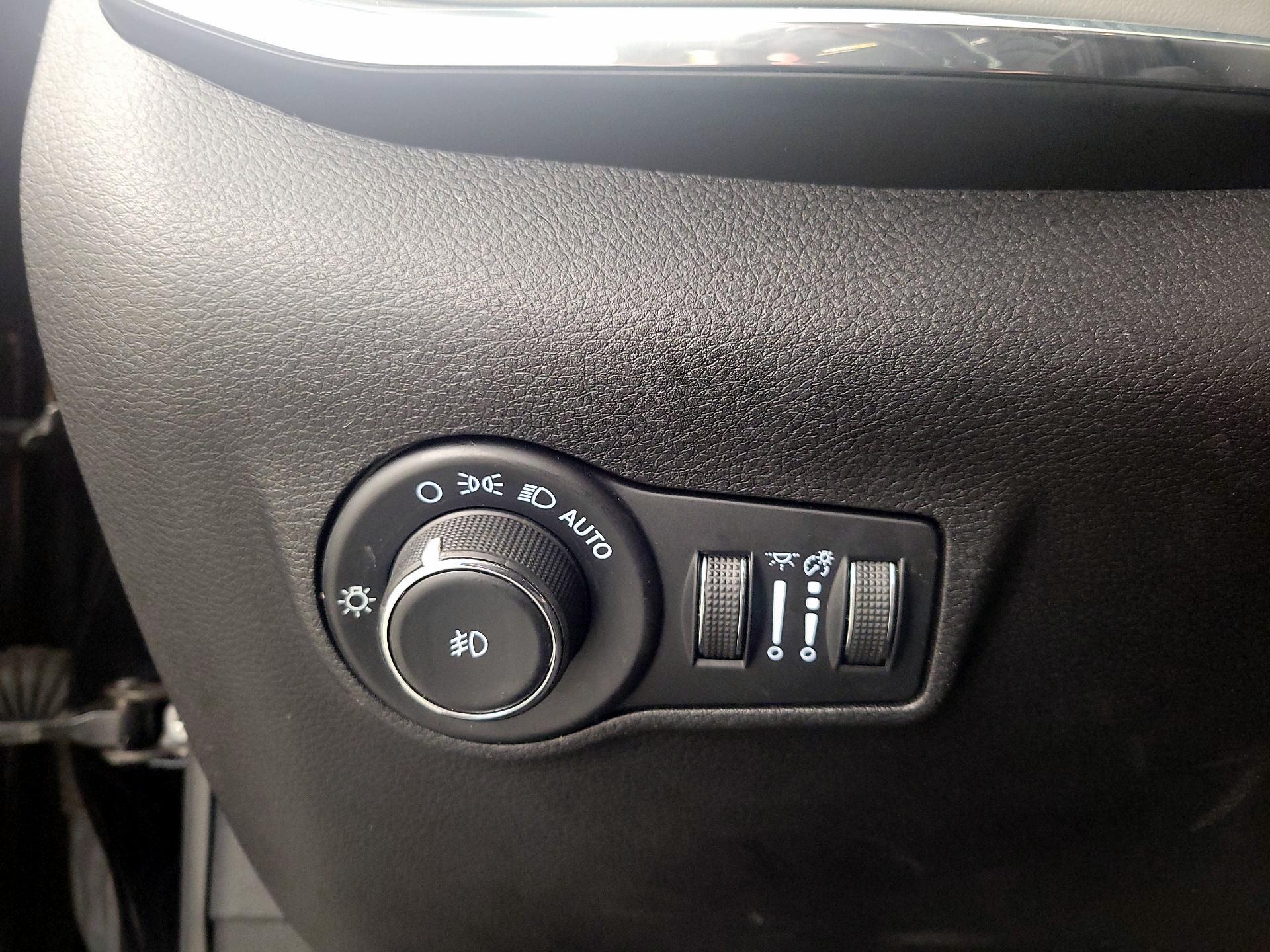 Thumbnail: 2022 Jeep Compass - 13