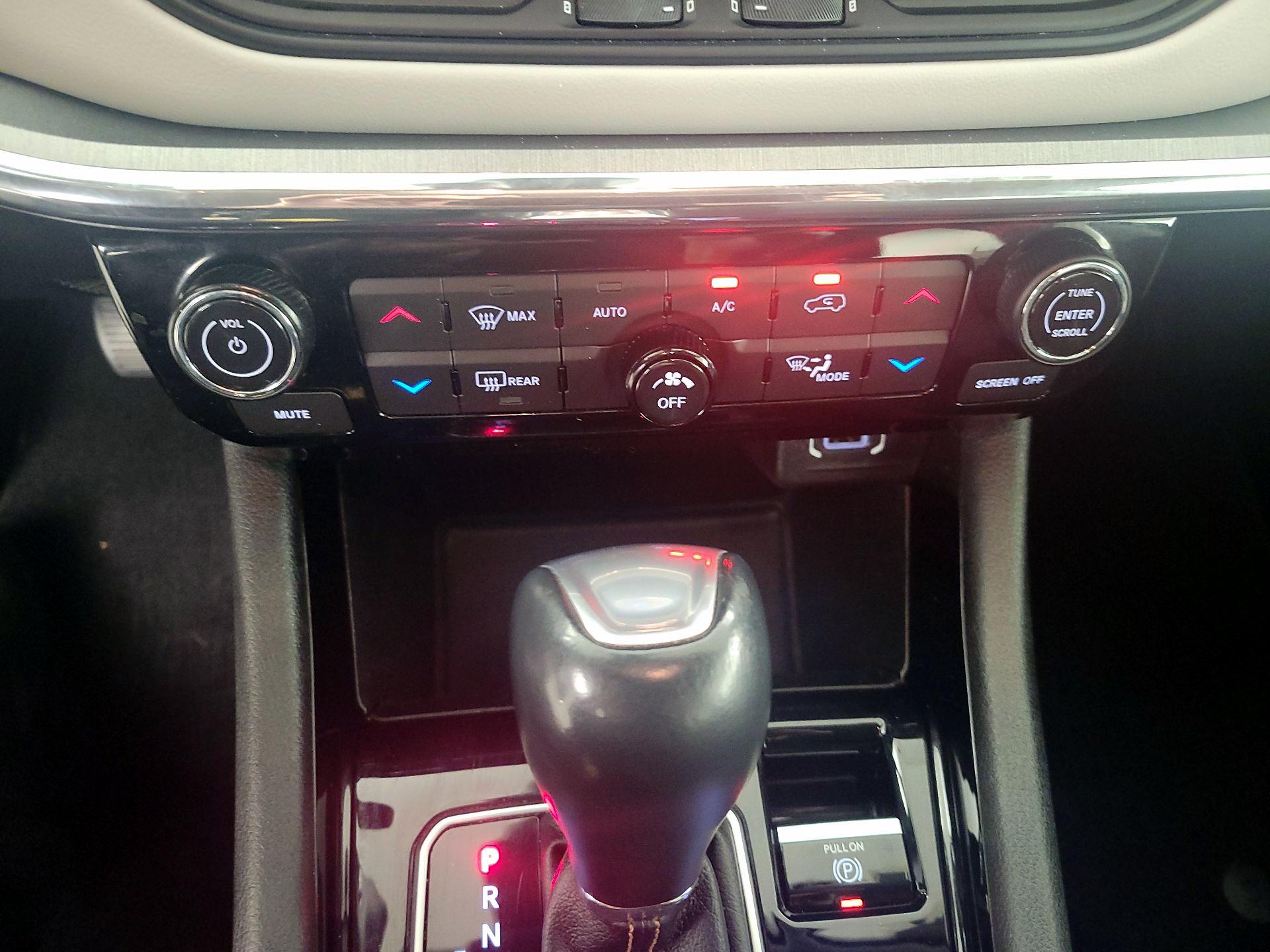 Thumbnail: 2022 Jeep Compass - 16