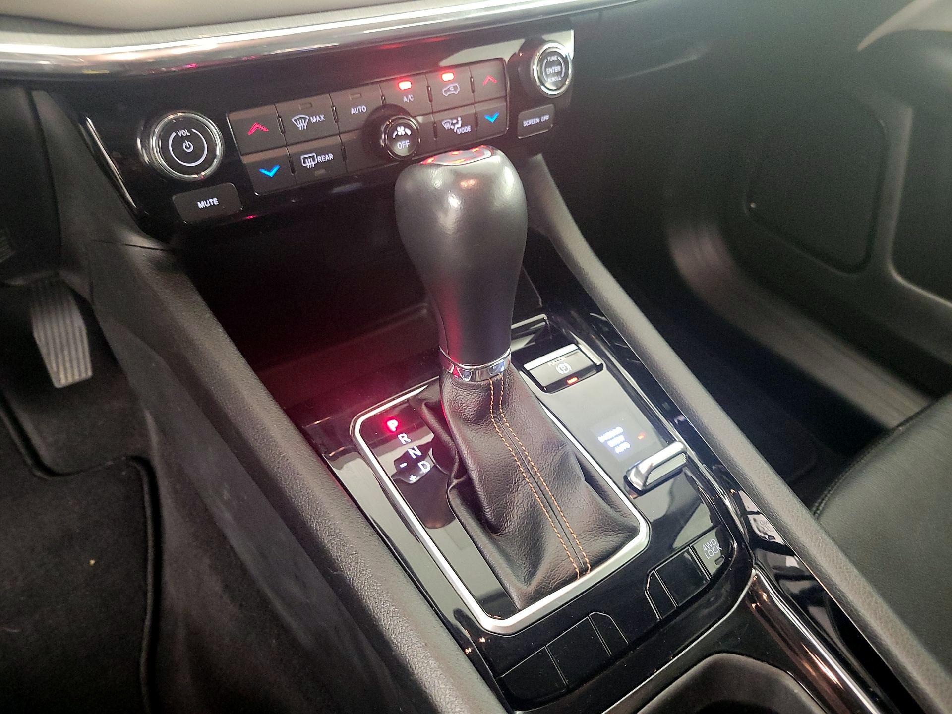 Thumbnail: 2022 Jeep Compass - 17