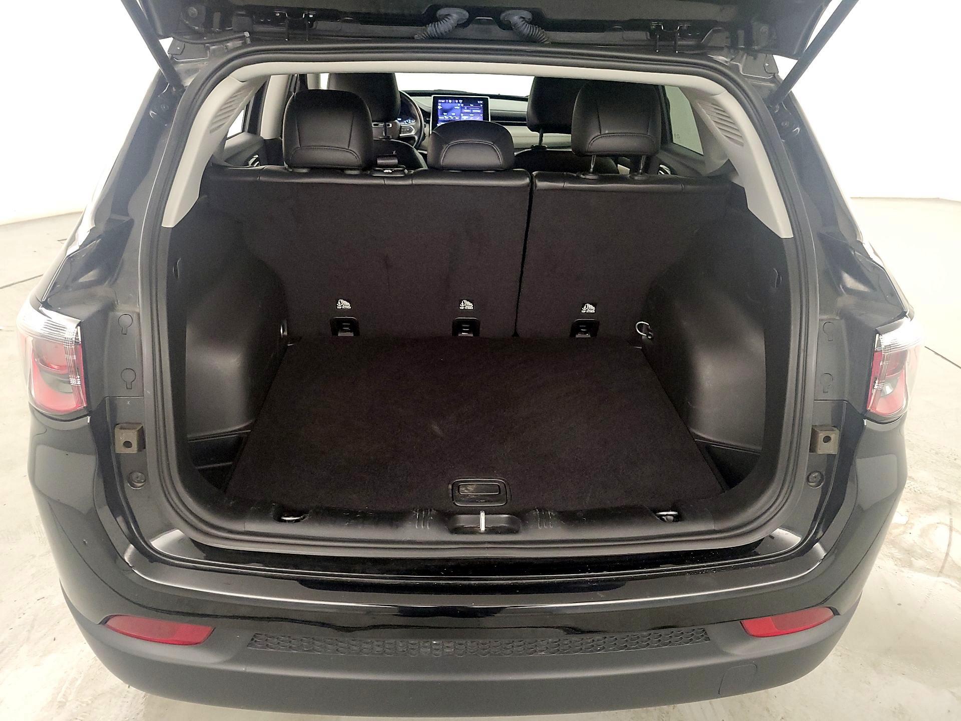 Thumbnail: 2022 Jeep Compass - 20