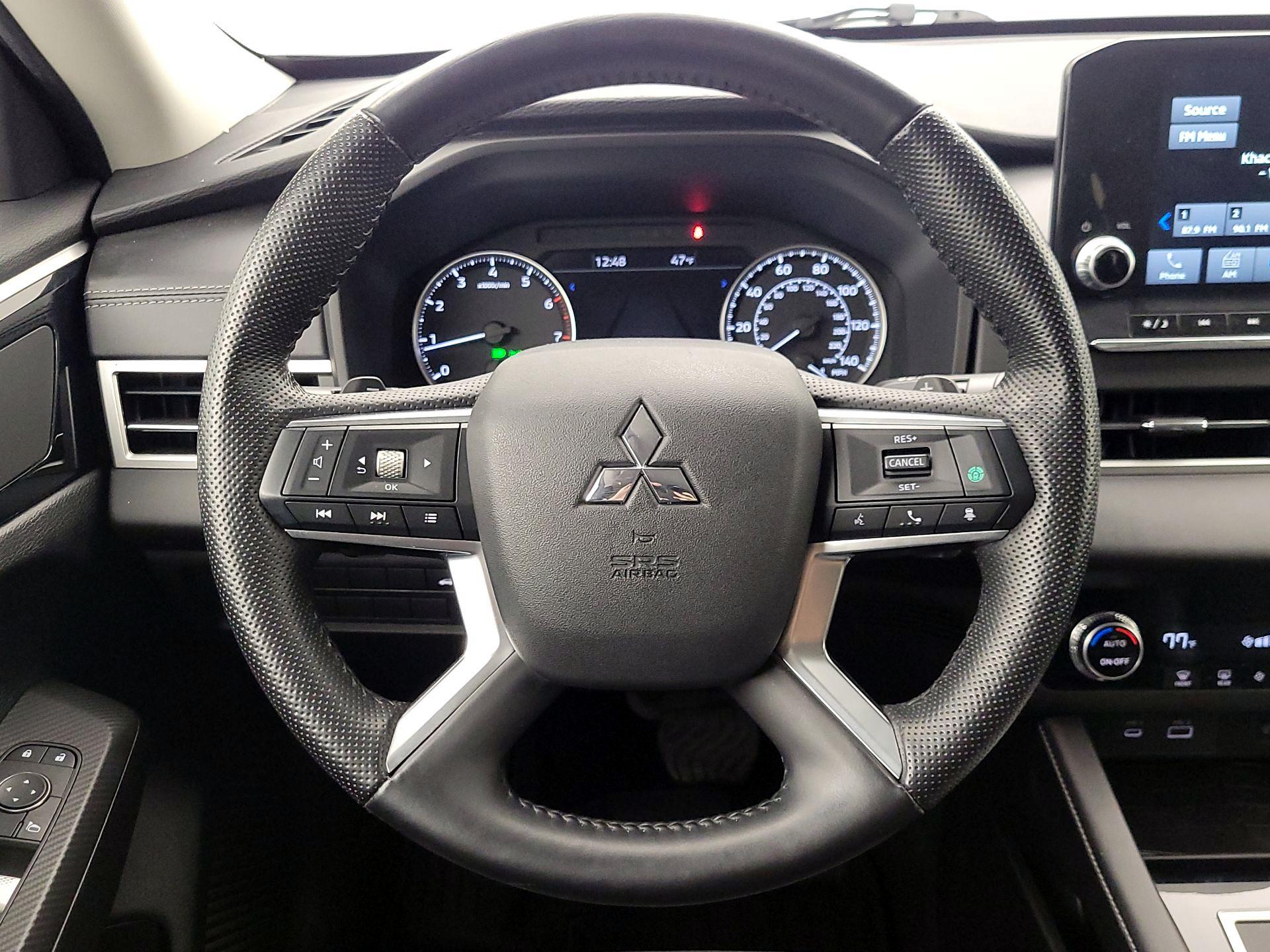 Thumbnail: 2022 Mitsubishi Outlander - 10