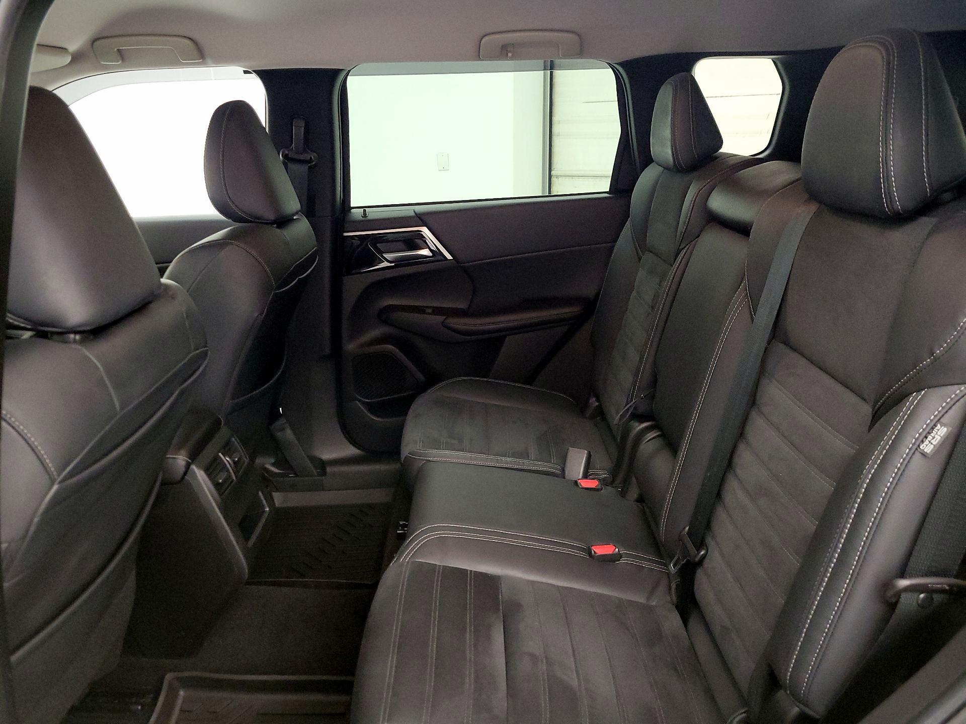 Thumbnail: 2022 Mitsubishi Outlander - 20