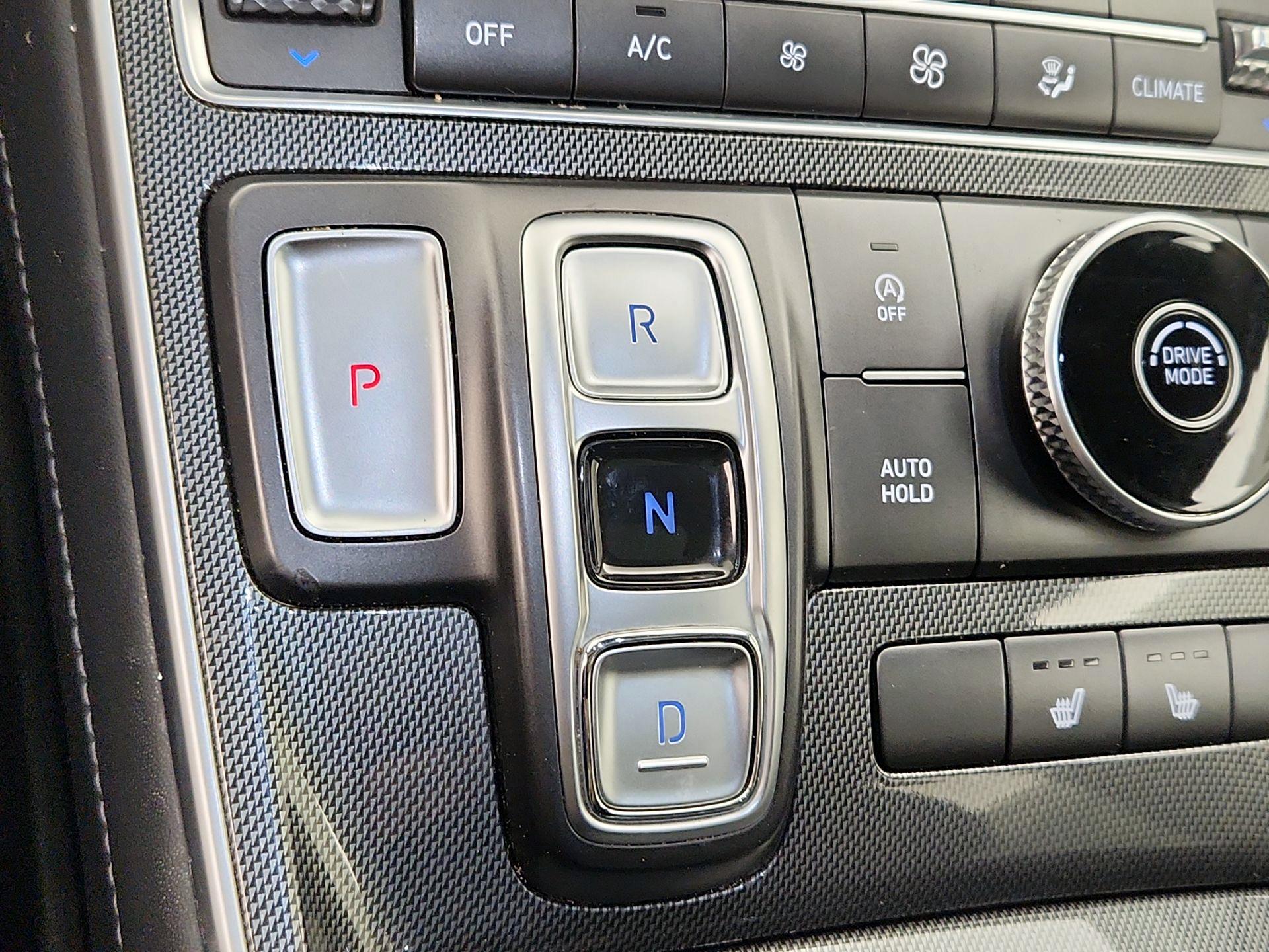 Thumbnail: 2022 Hyundai Santa Fe - 18