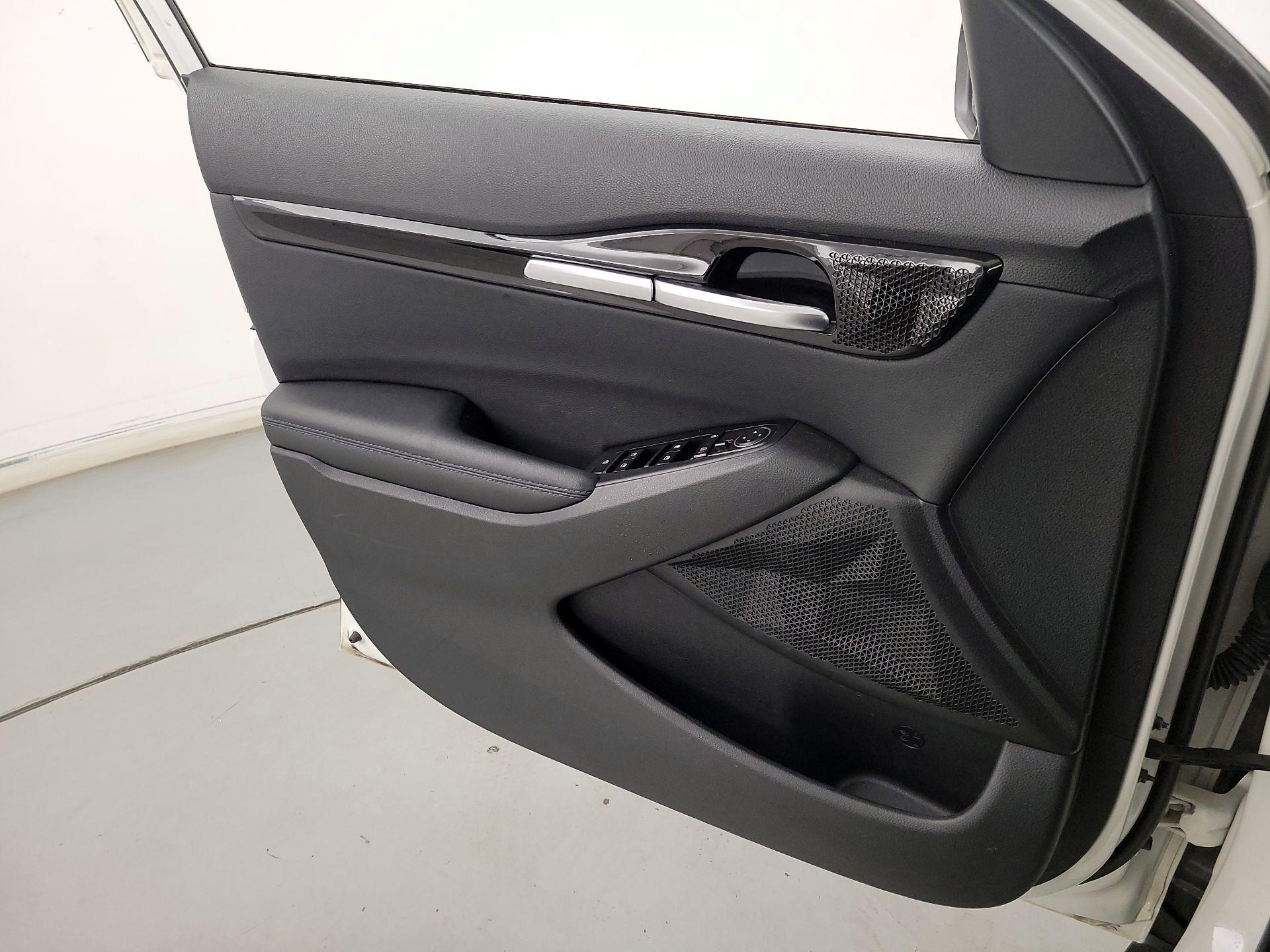 Thumbnail: 2023 Kia Seltos - 12