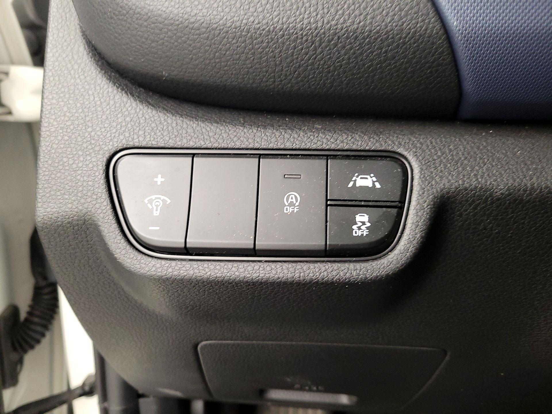 Thumbnail: 2023 Kia Seltos - 13