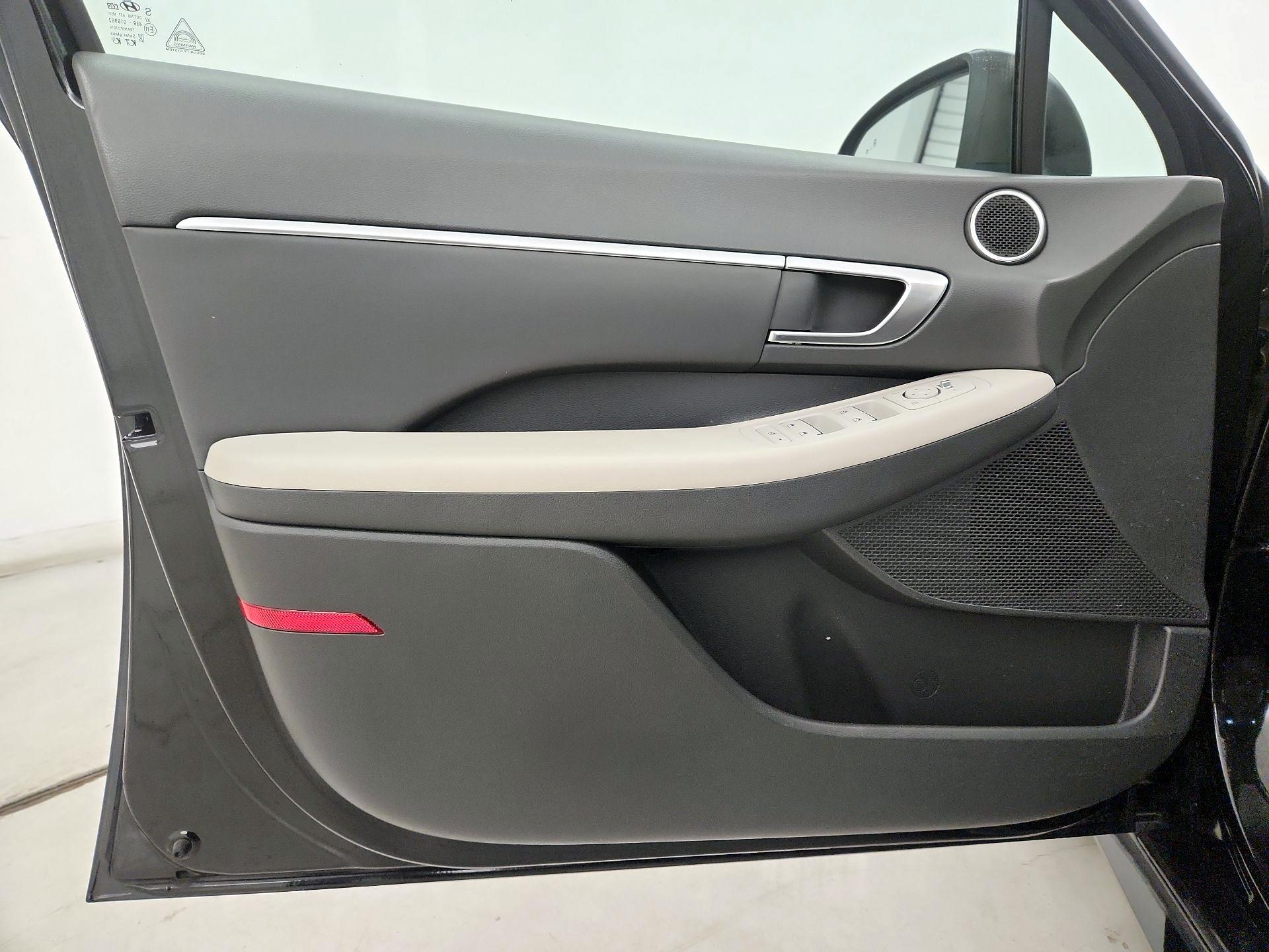 Thumbnail: 2022 Hyundai Sonata - 12