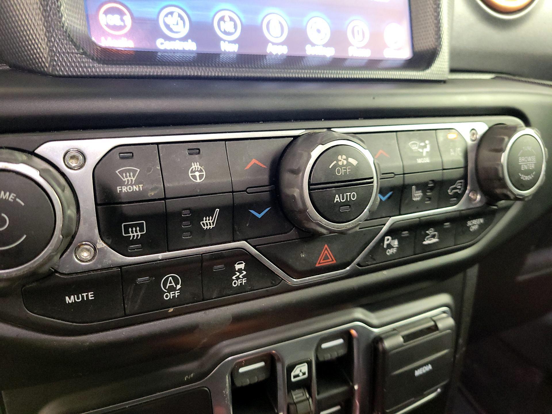 Thumbnail: 2021 Jeep Gladiator - 17