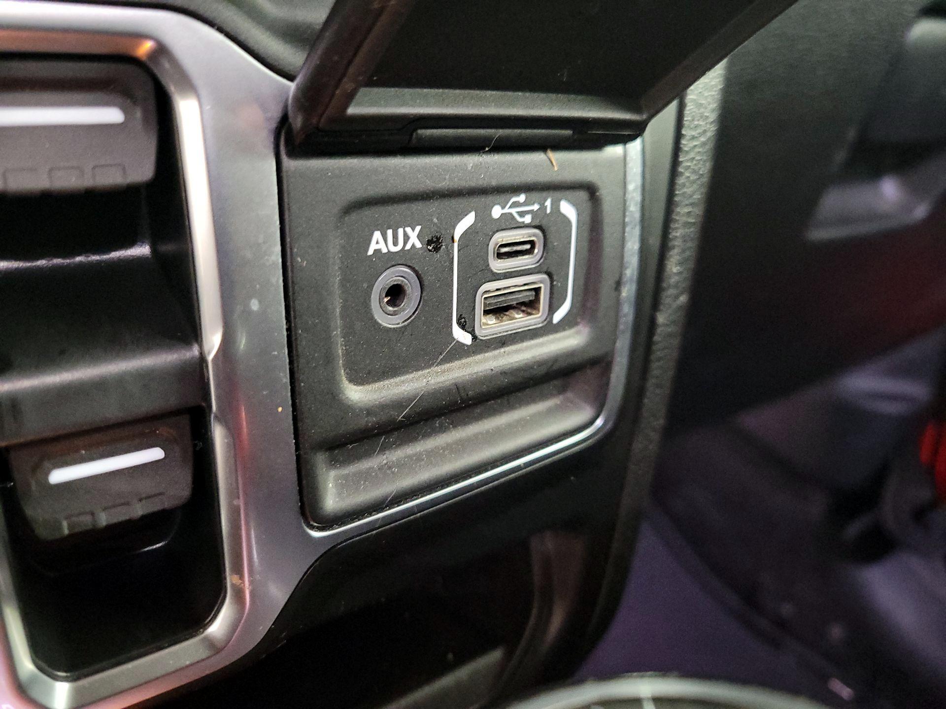 Thumbnail: 2021 Jeep Gladiator - 19