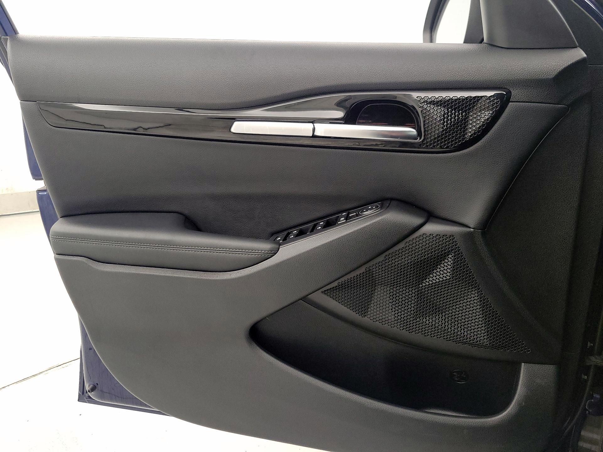 Thumbnail: 2023 Kia Seltos - 12