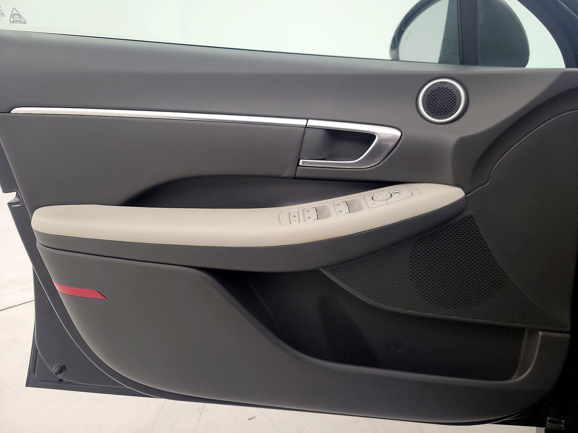 Thumbnail: 2023 Hyundai Sonata - 12