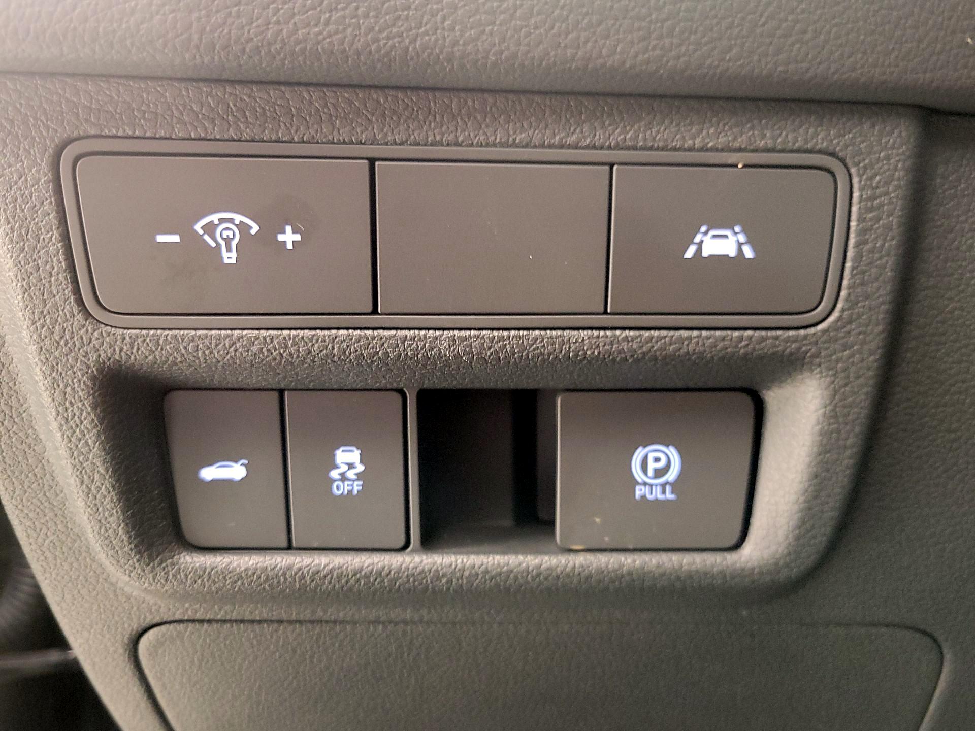 Thumbnail: 2023 Hyundai Sonata - 13