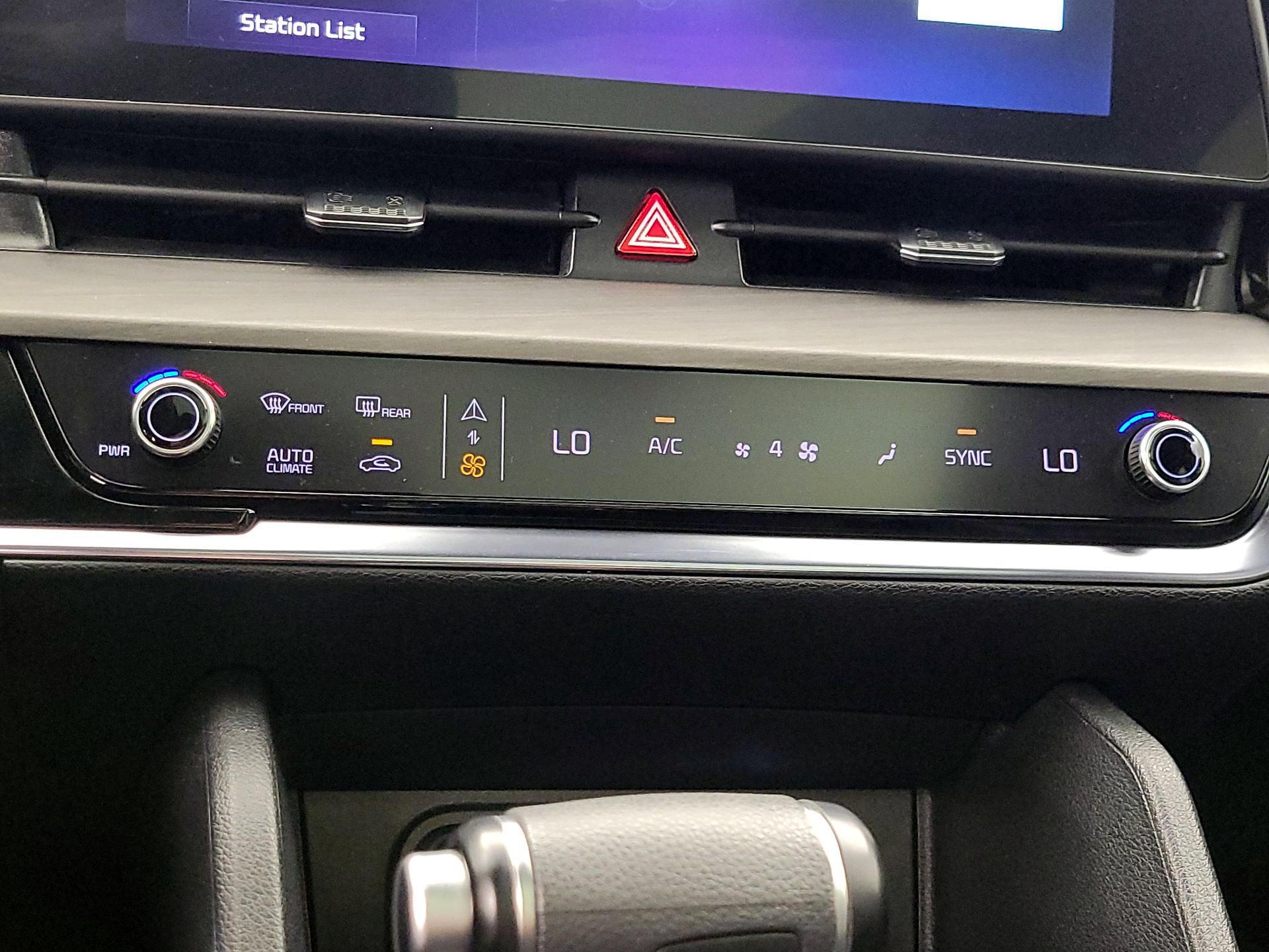 Thumbnail: 2023 Kia Sportage - 17