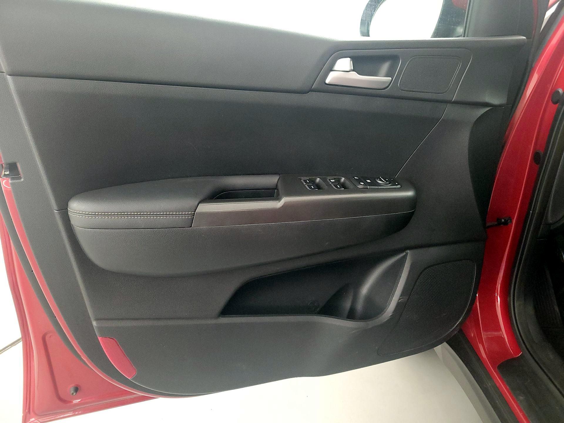 Thumbnail: 2020 Kia Sportage - 12