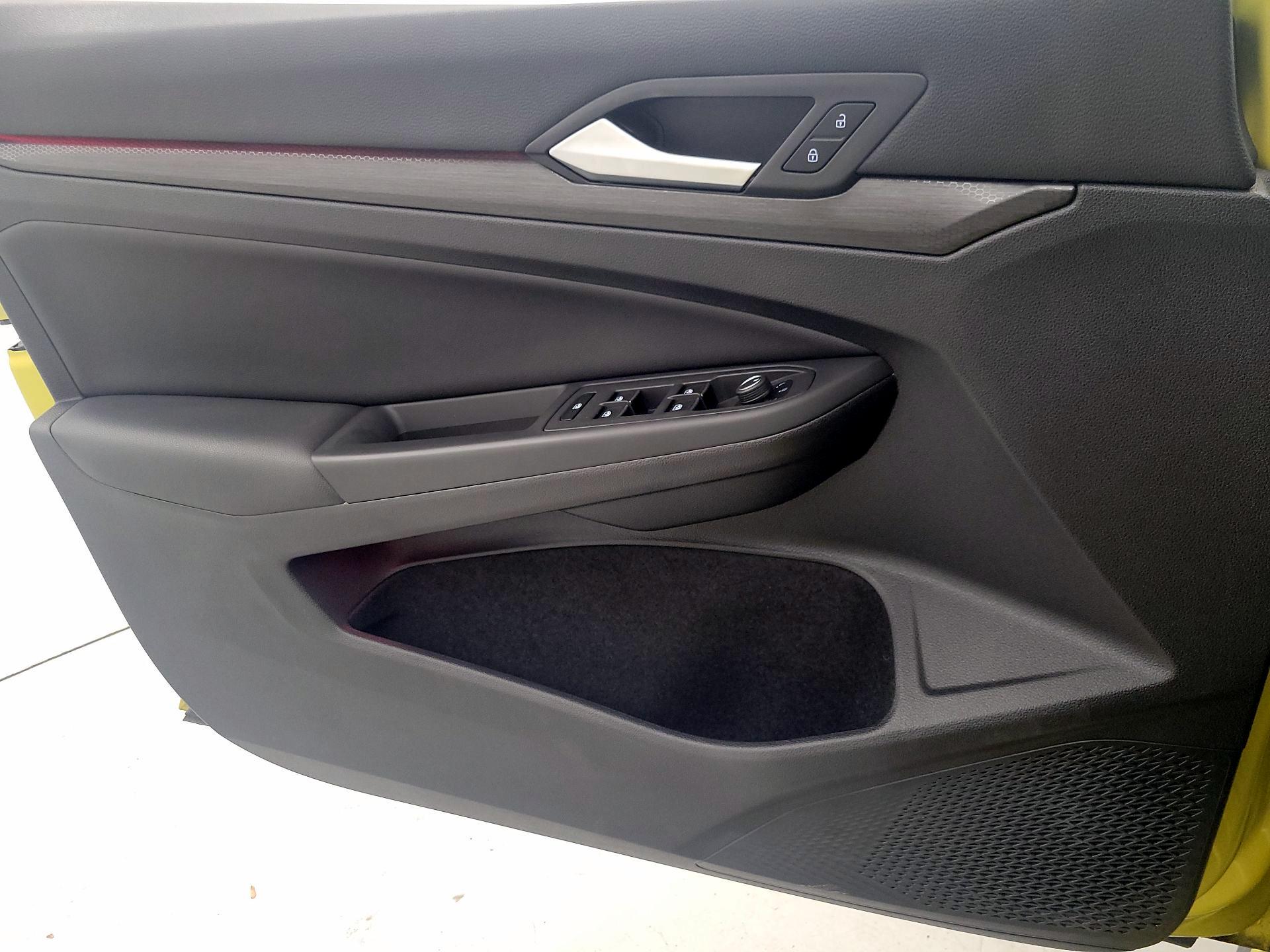 Thumbnail: 2022 Volkswagen Golf - 12