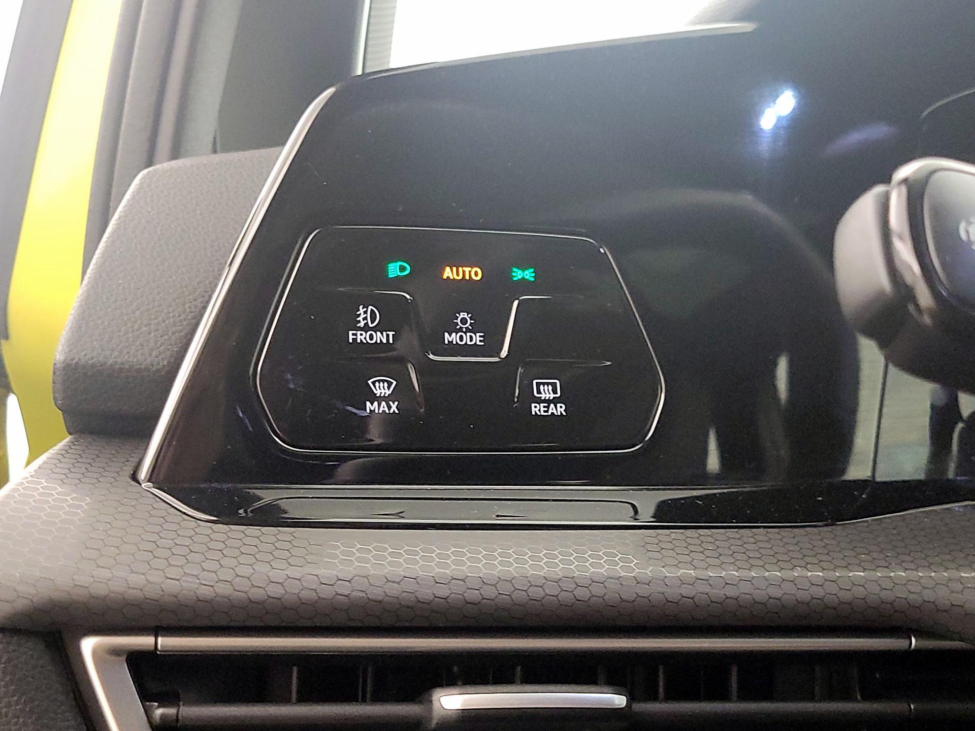 Thumbnail: 2022 Volkswagen Golf - 13