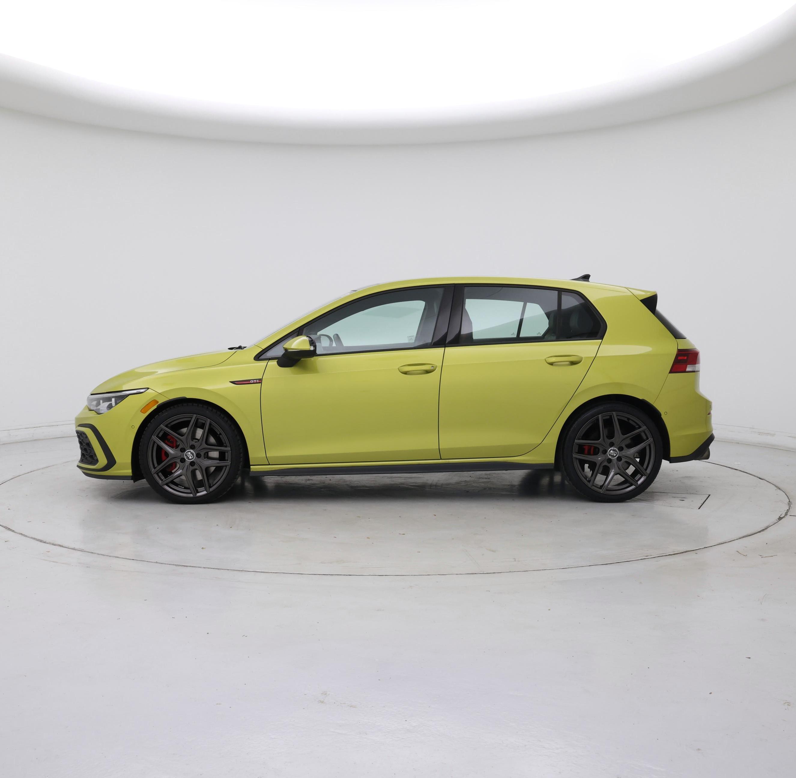 Thumbnail: 2022 Volkswagen Golf - 3