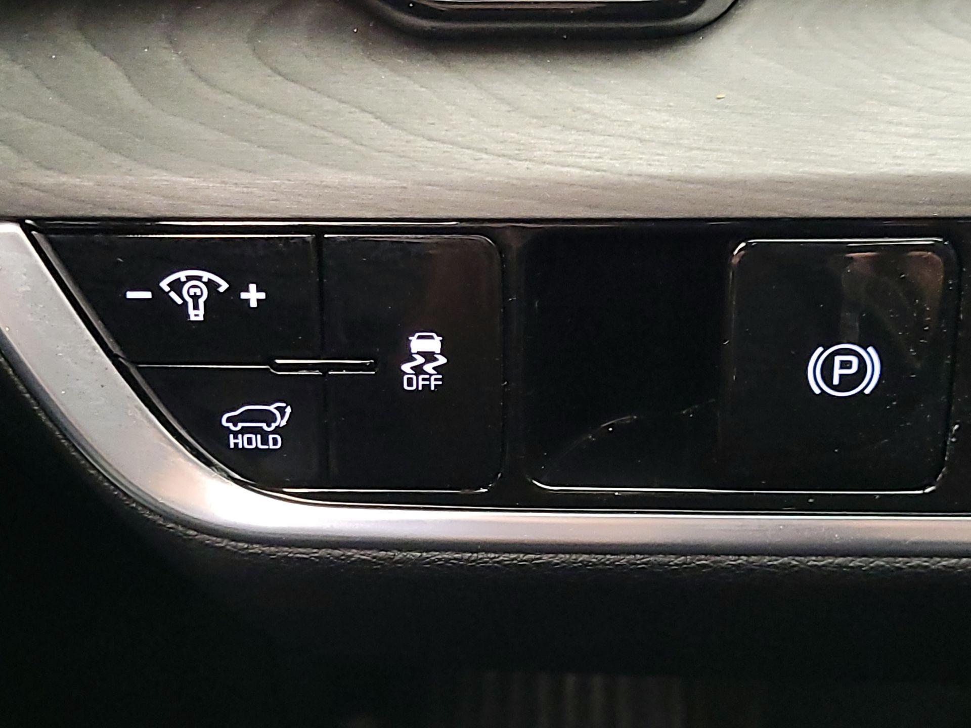 Thumbnail: 2023 Kia Sportage - 13