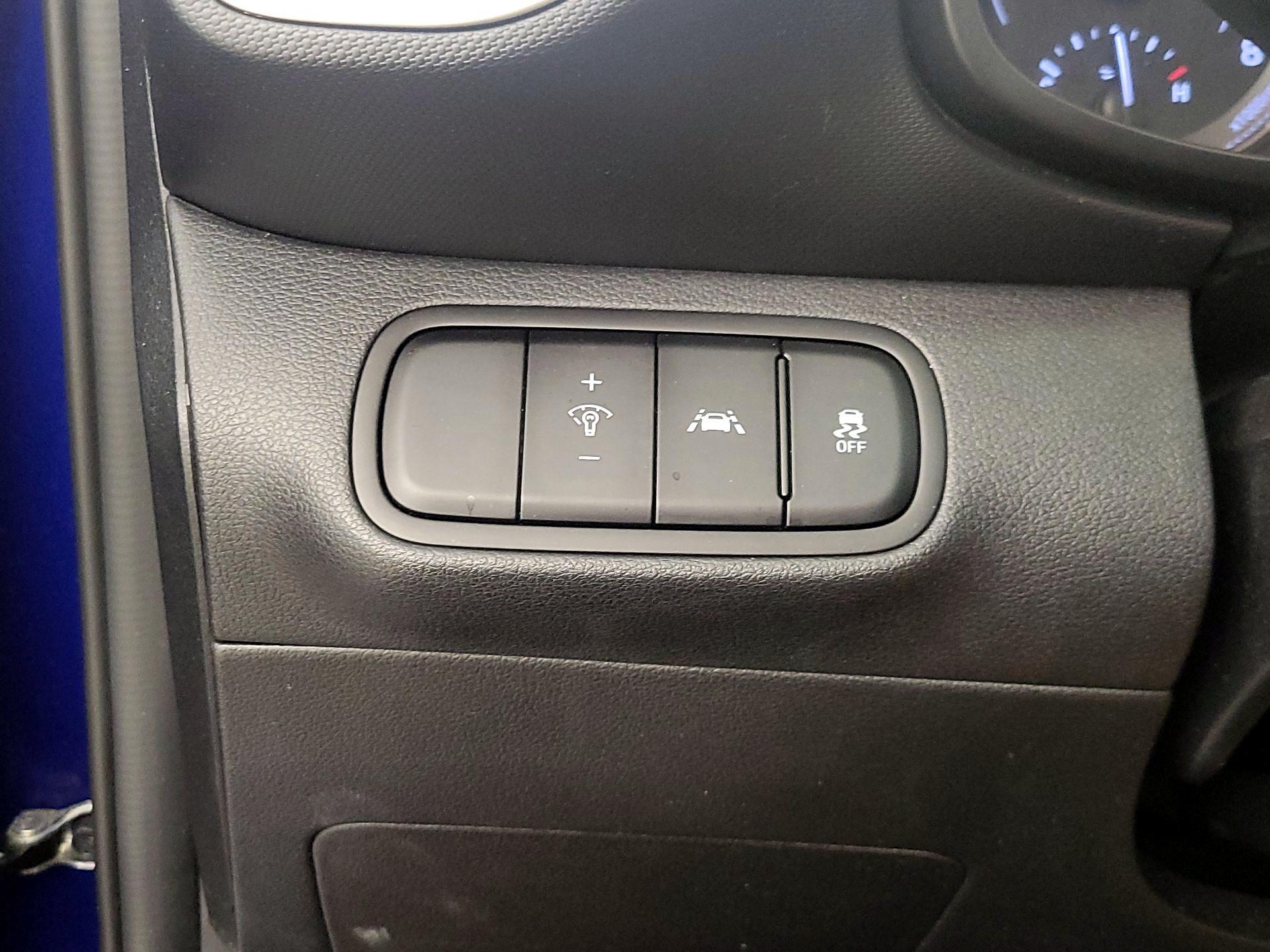 Thumbnail: 2021 Hyundai Venue - 13