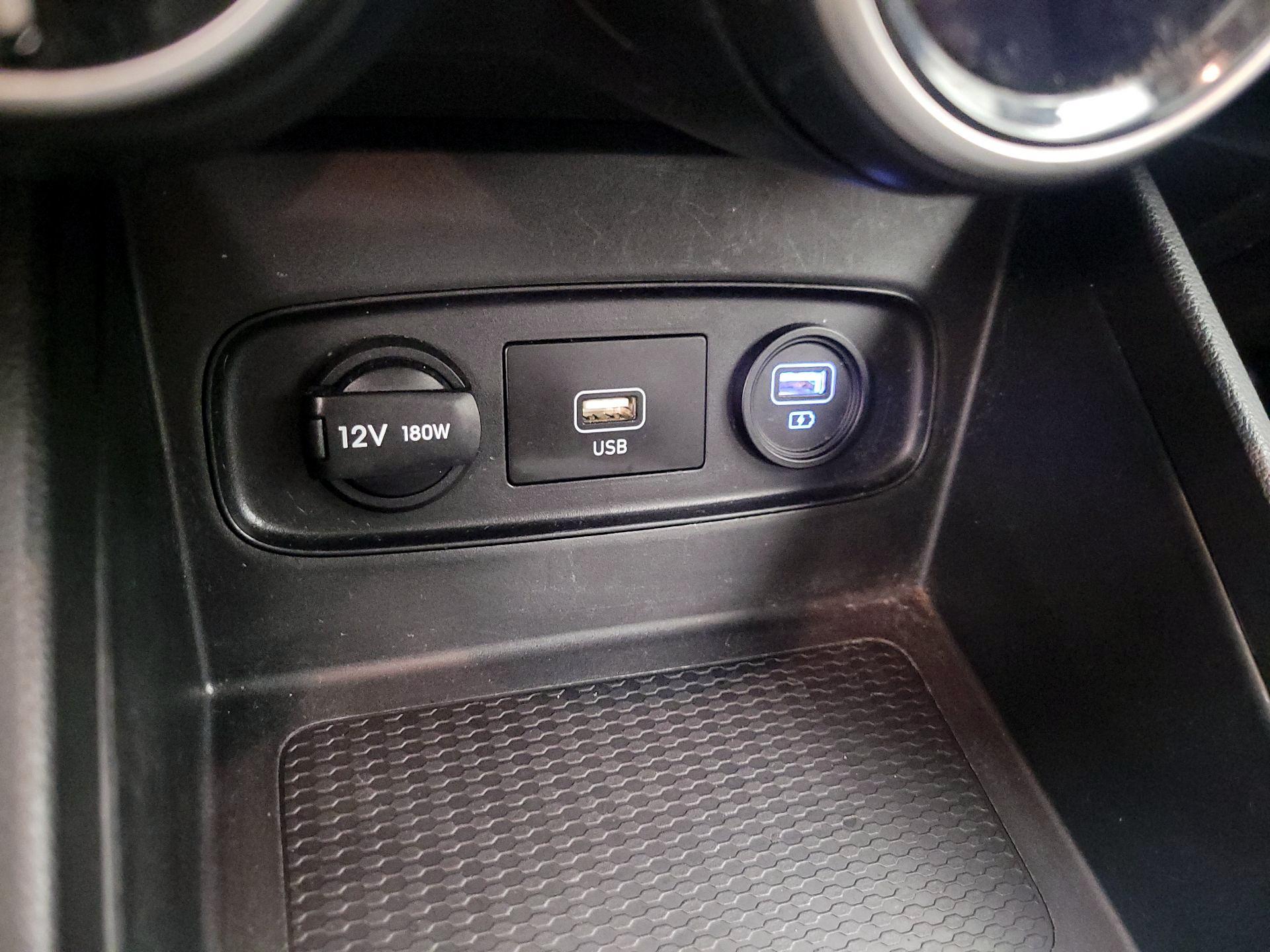 Thumbnail: 2021 Hyundai Venue - 18