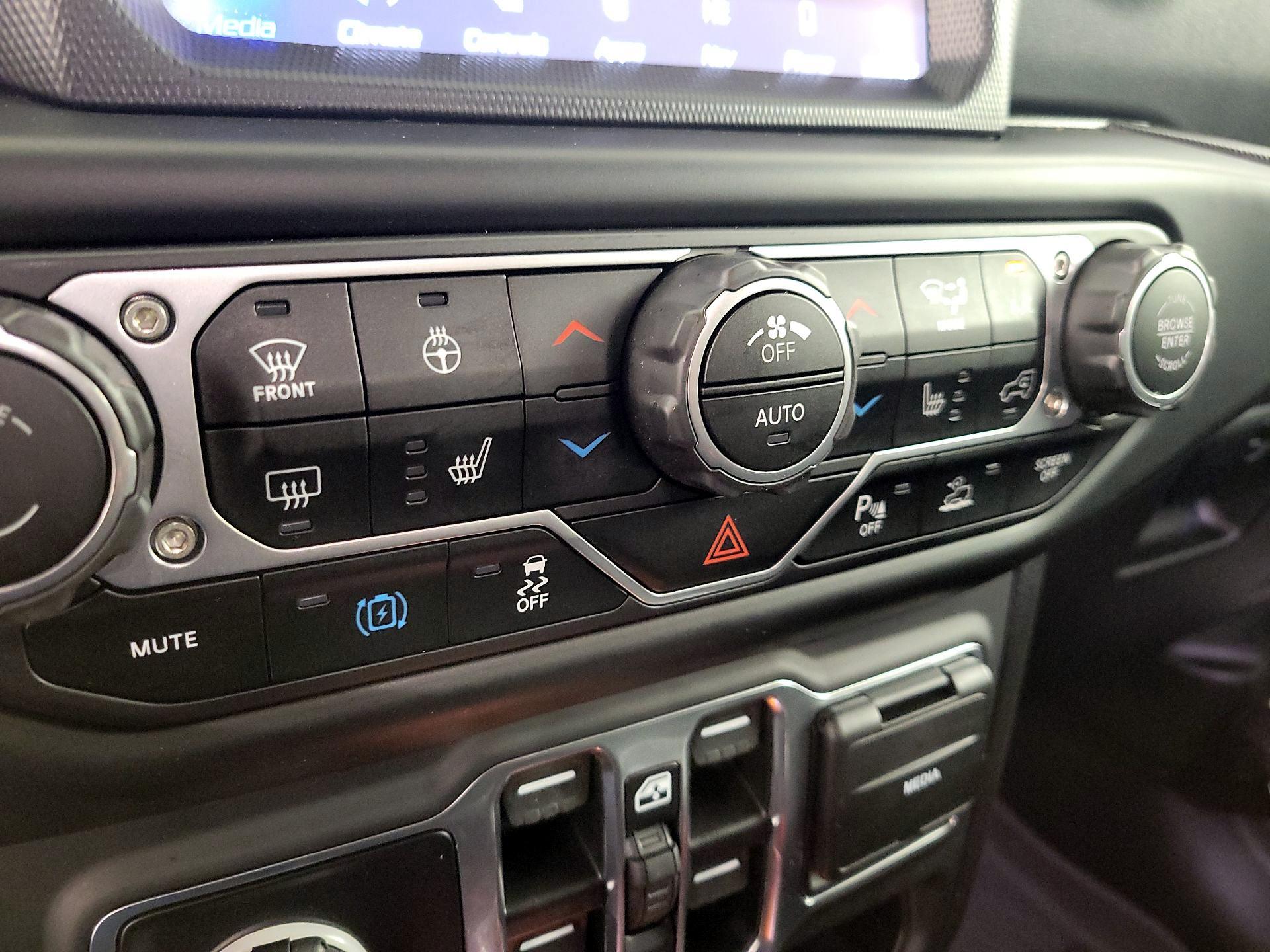 Thumbnail: 2023 Jeep Wrangler - 17