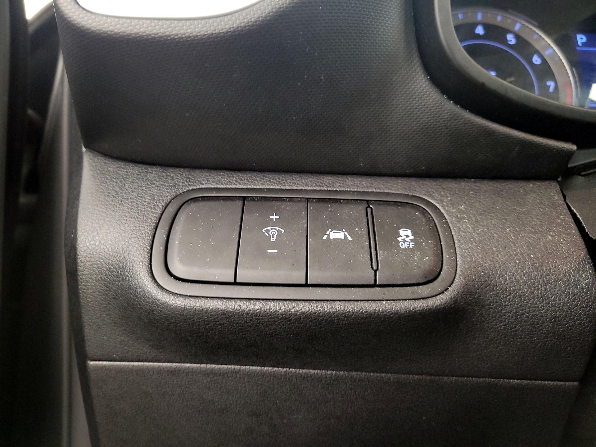 Thumbnail: 2022 Hyundai Venue - 13