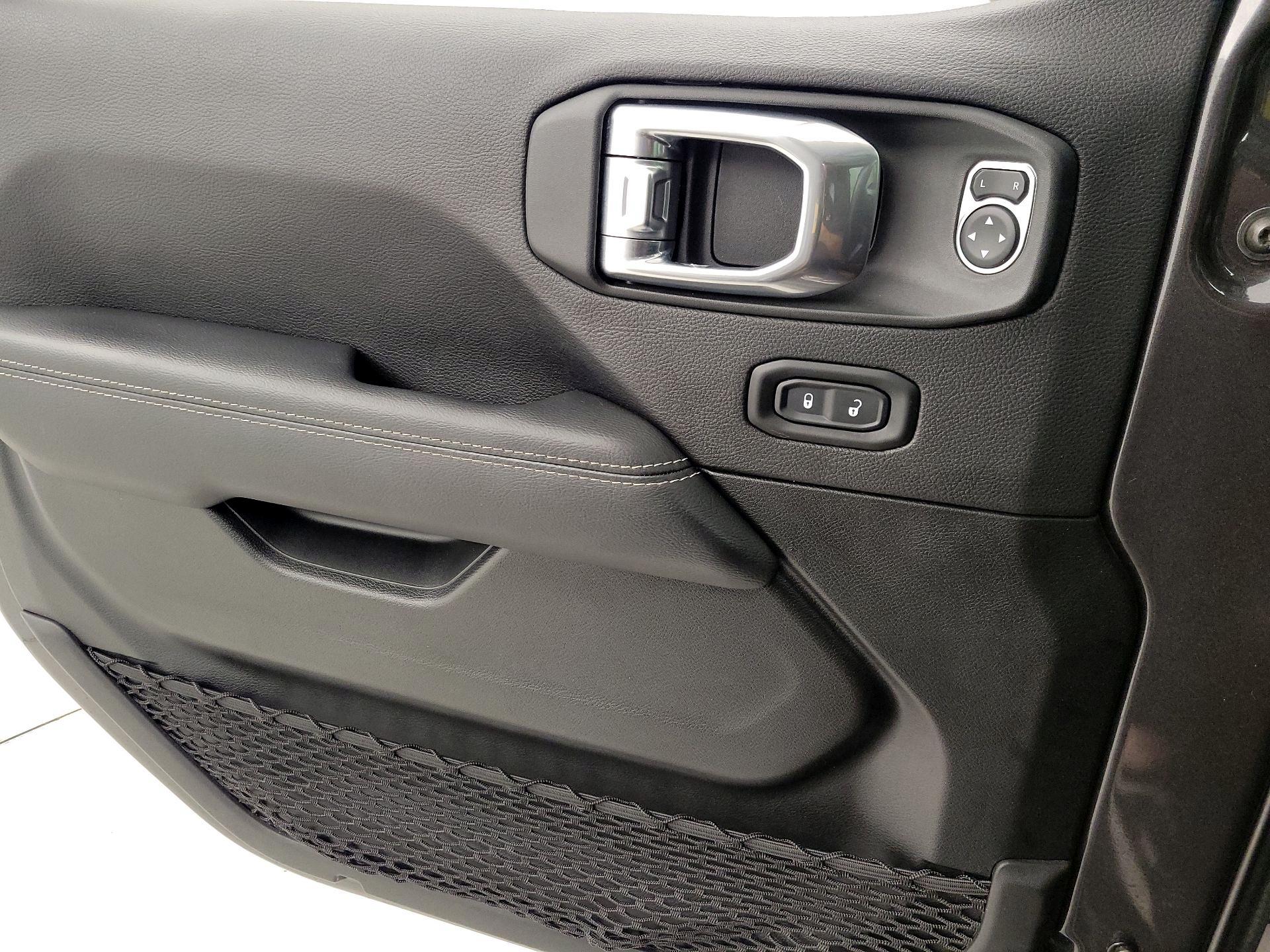 Thumbnail: 2022 Jeep Wrangler - 12