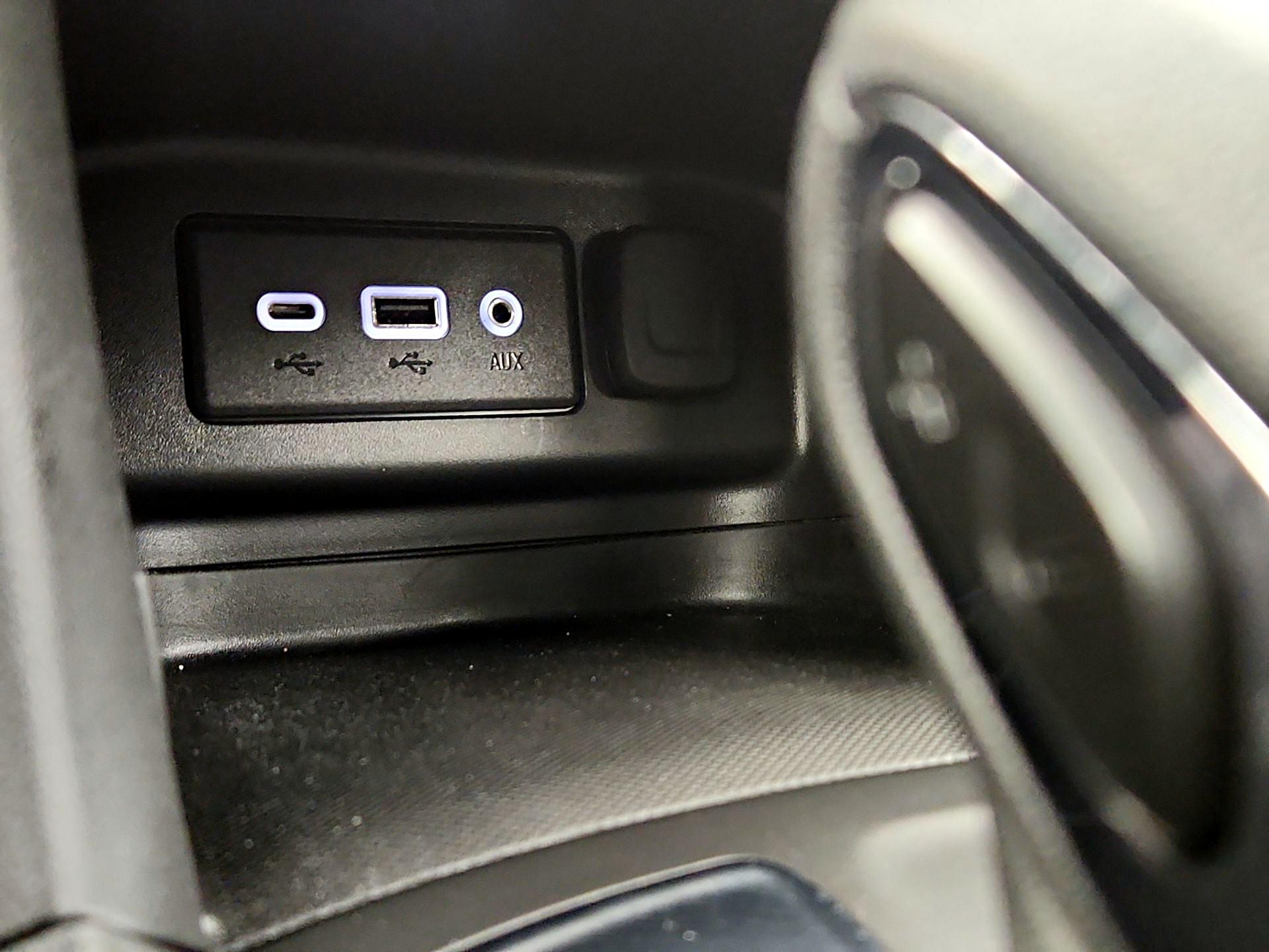 Thumbnail: 2023 Chevrolet Equinox - 18