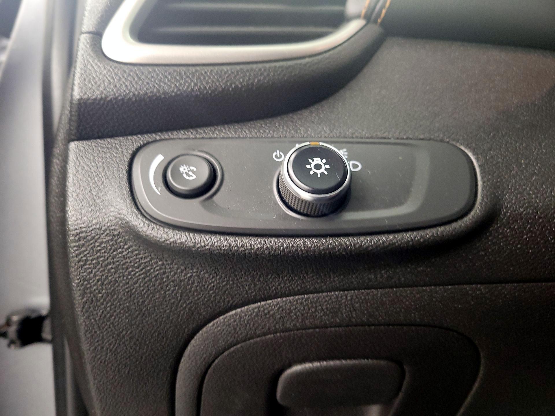 Thumbnail: 2020 Chevrolet Trax - 13