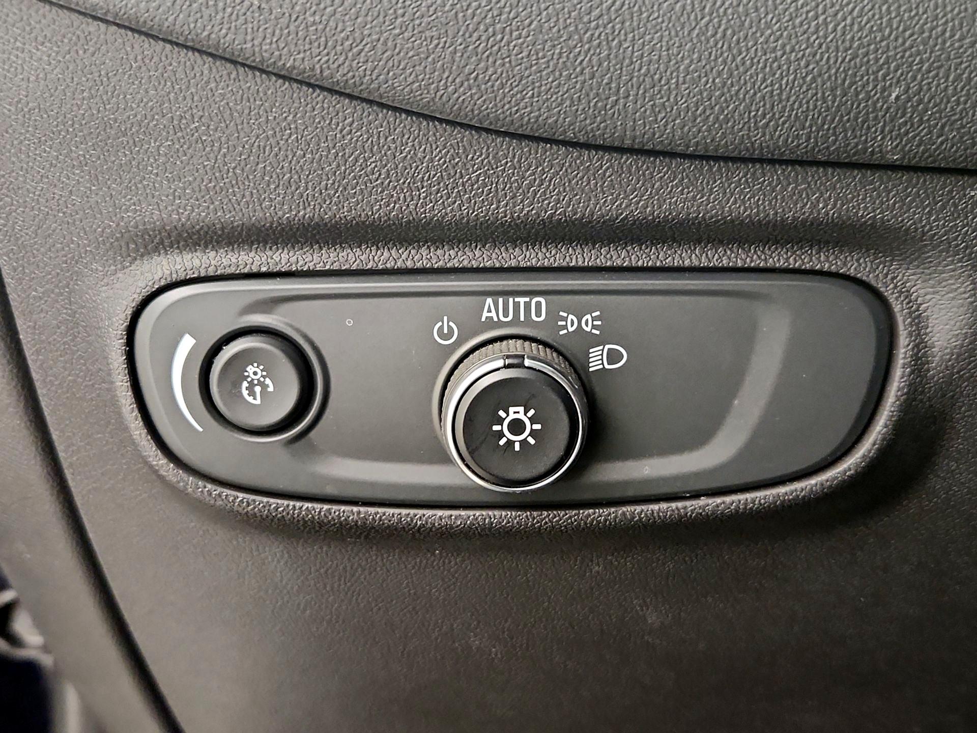 Thumbnail: 2020 Chevrolet Equinox - 13