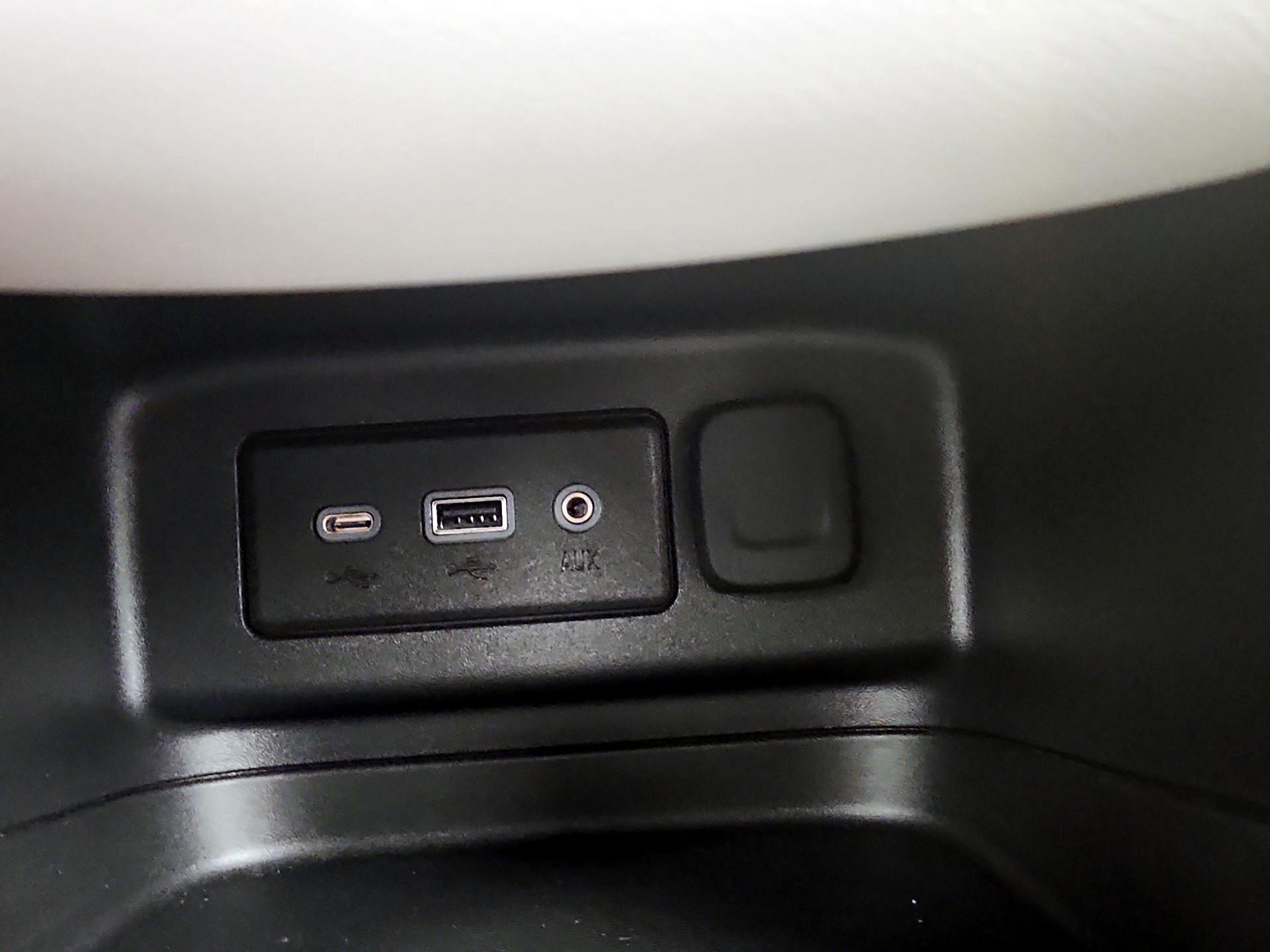 Thumbnail: 2020 Chevrolet Equinox - 18