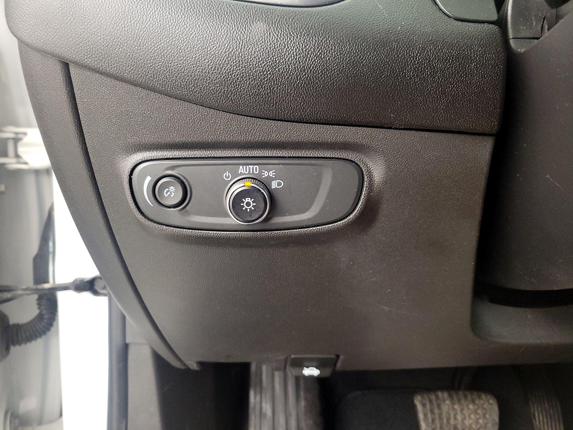 Thumbnail: 2020 Chevrolet Equinox - 13