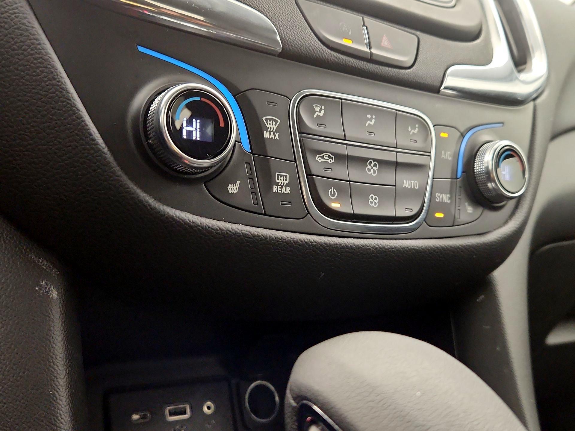 Thumbnail: 2022 Chevrolet Equinox - 16