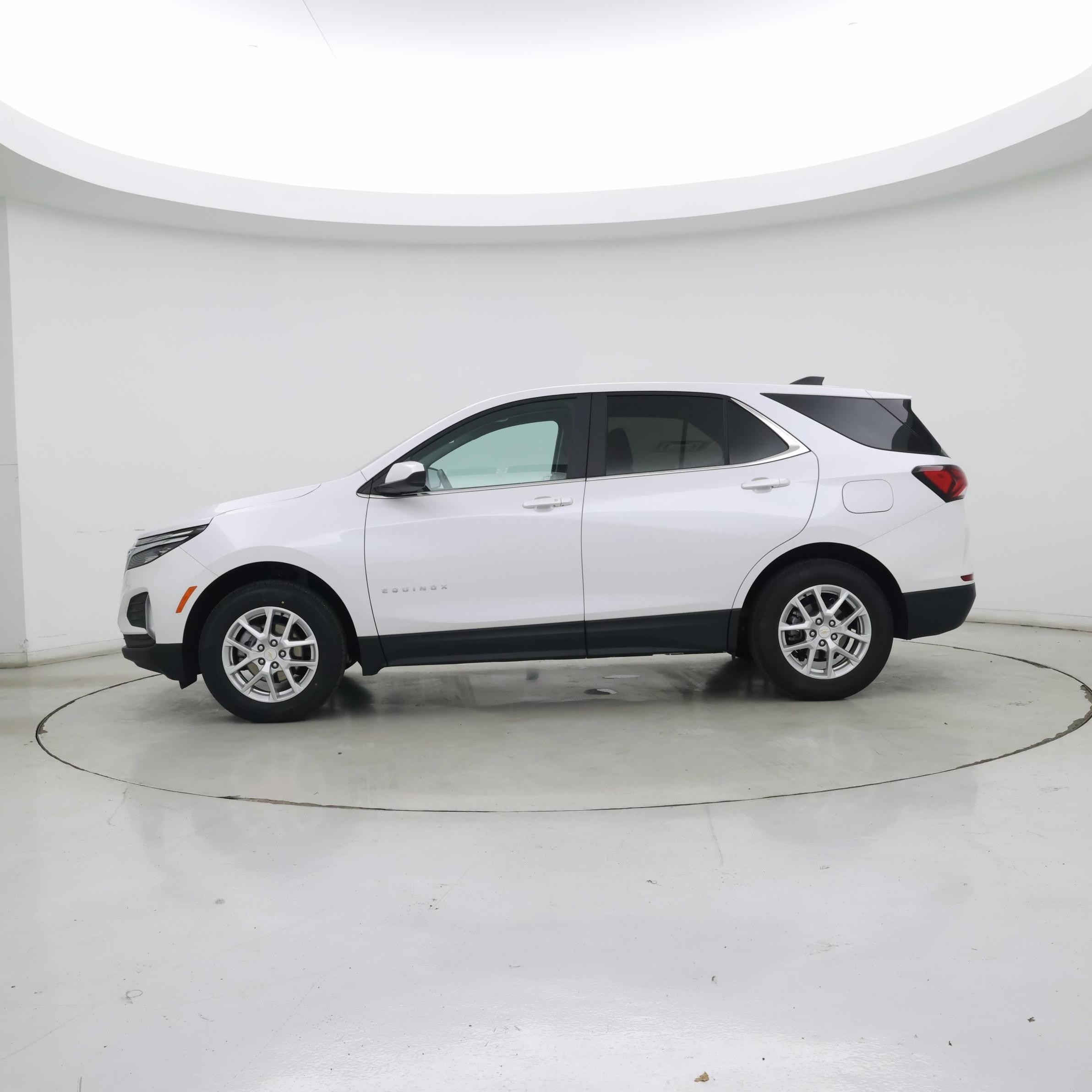 Thumbnail: 2022 Chevrolet Equinox - 3