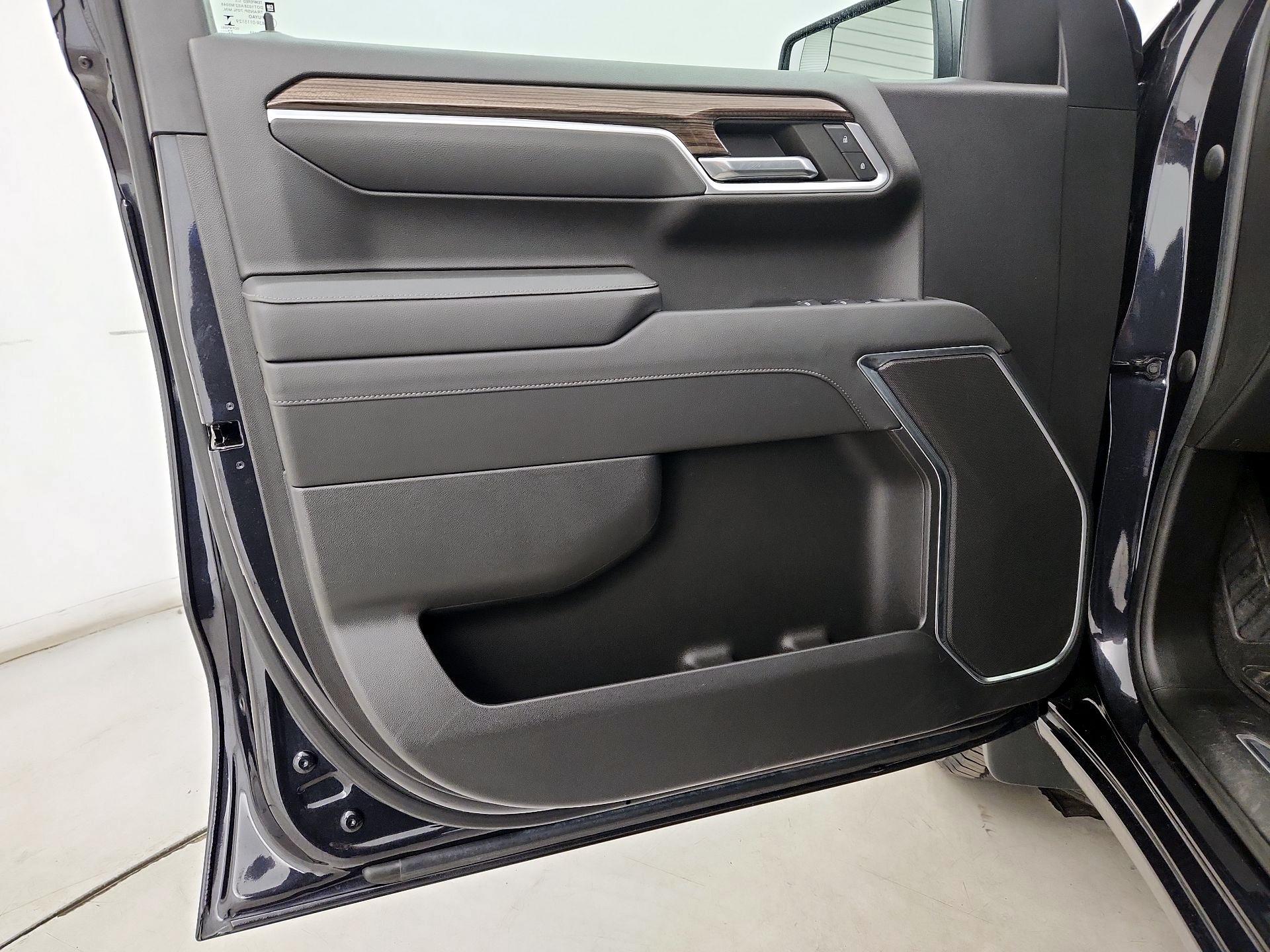 Thumbnail: 2022 Chevrolet Silverado 1500 - 12