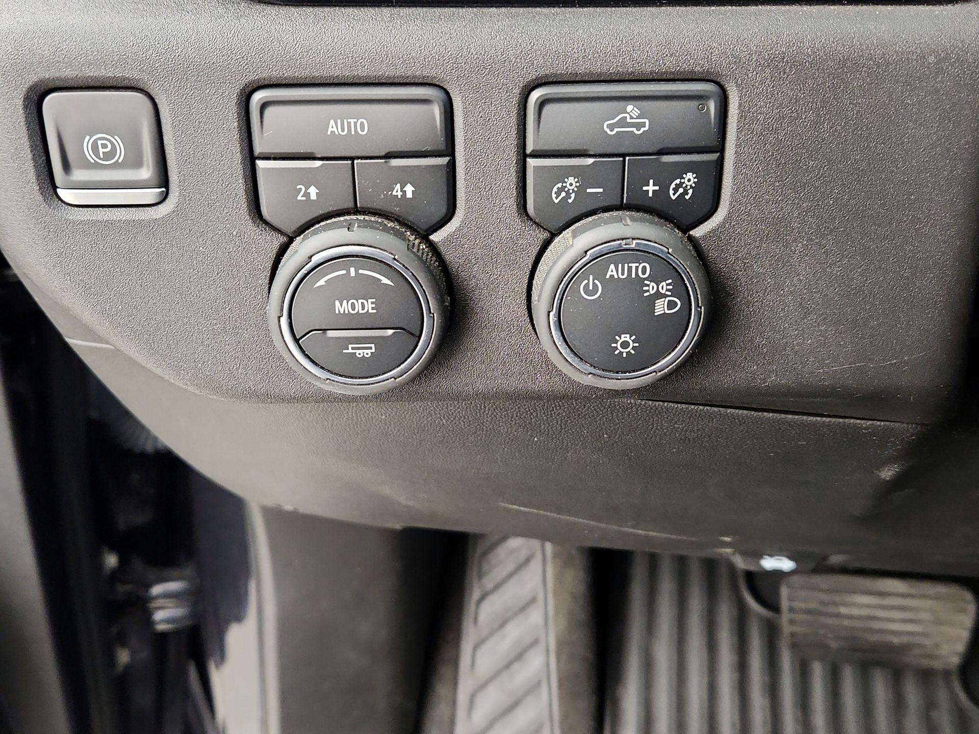 Thumbnail: 2022 Chevrolet Silverado 1500 - 13