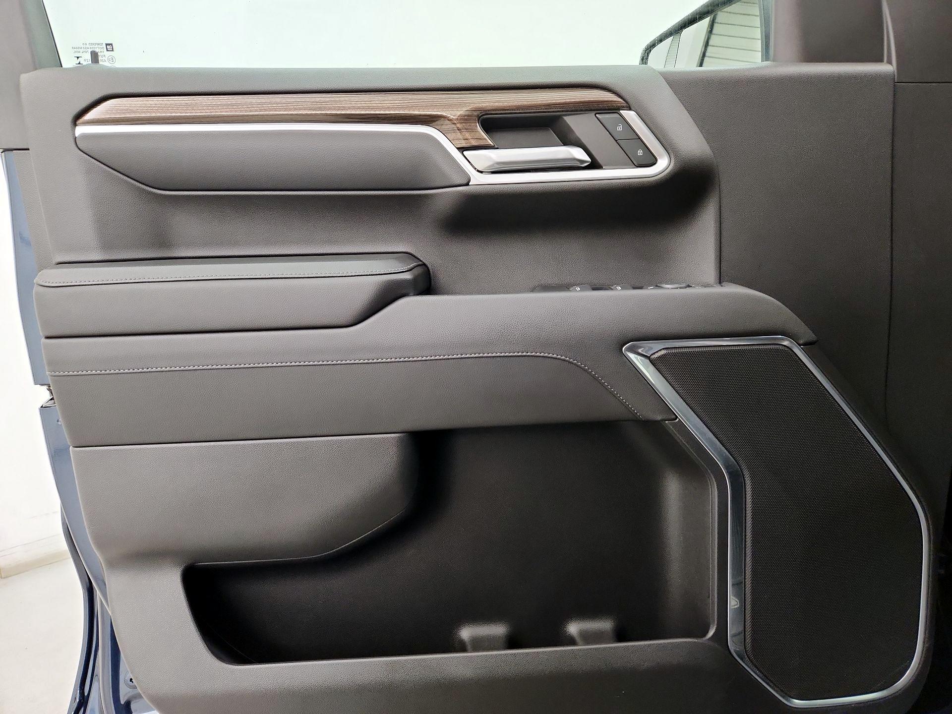 Thumbnail: 2022 Chevrolet Silverado 1500 - 12