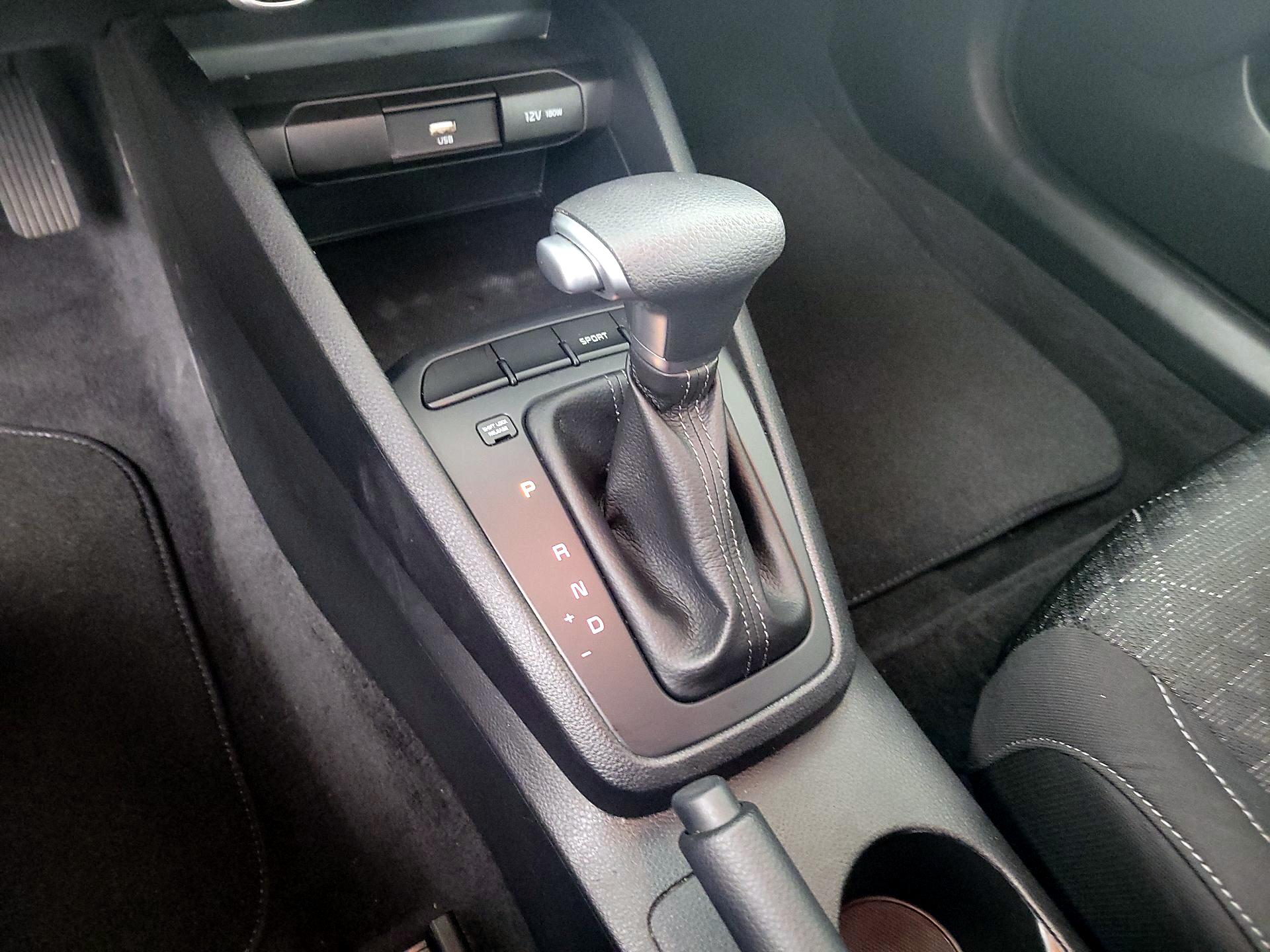 Thumbnail: 2022 Kia Rio - 17