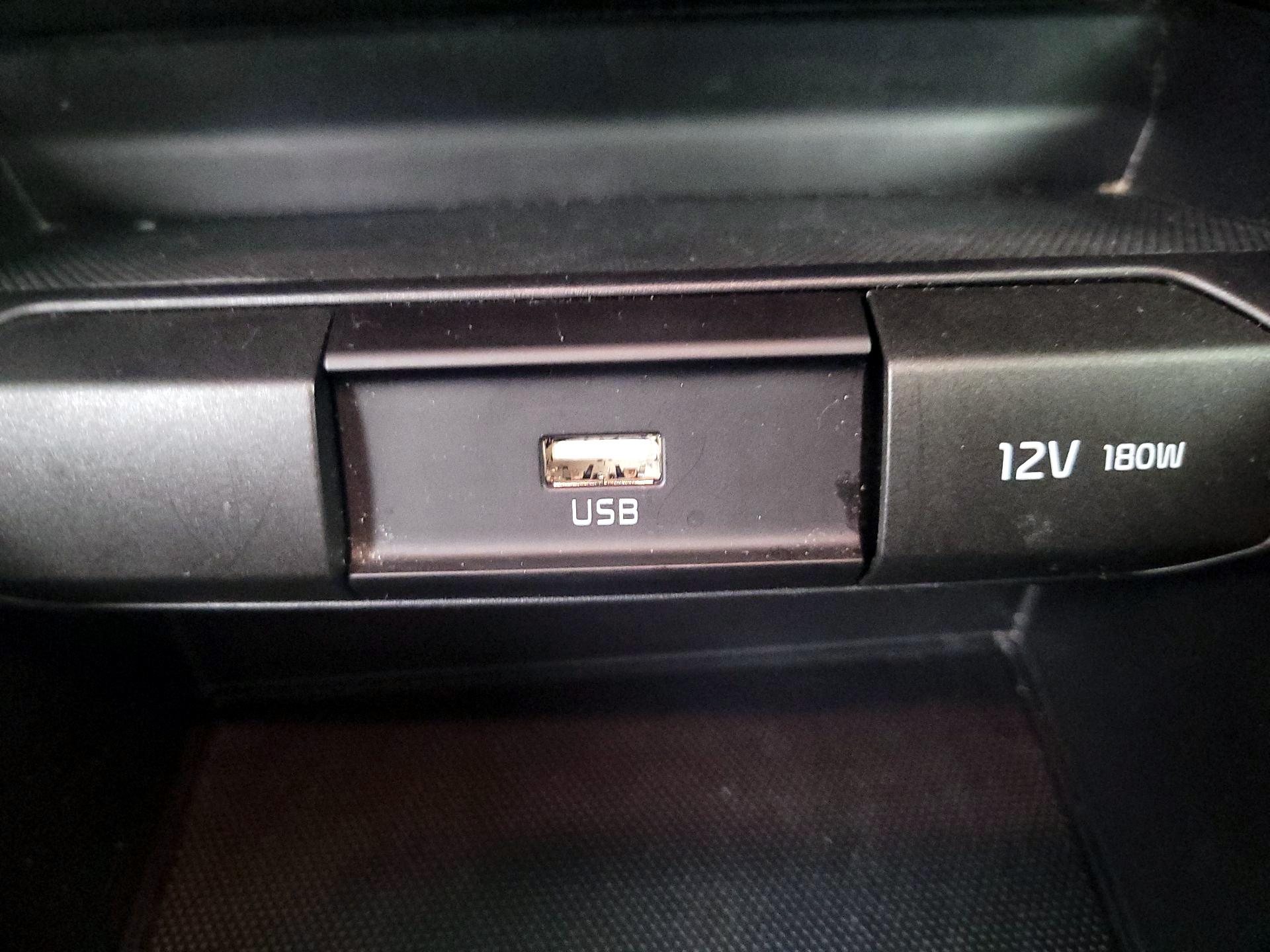 Thumbnail: 2022 Kia Rio - 18