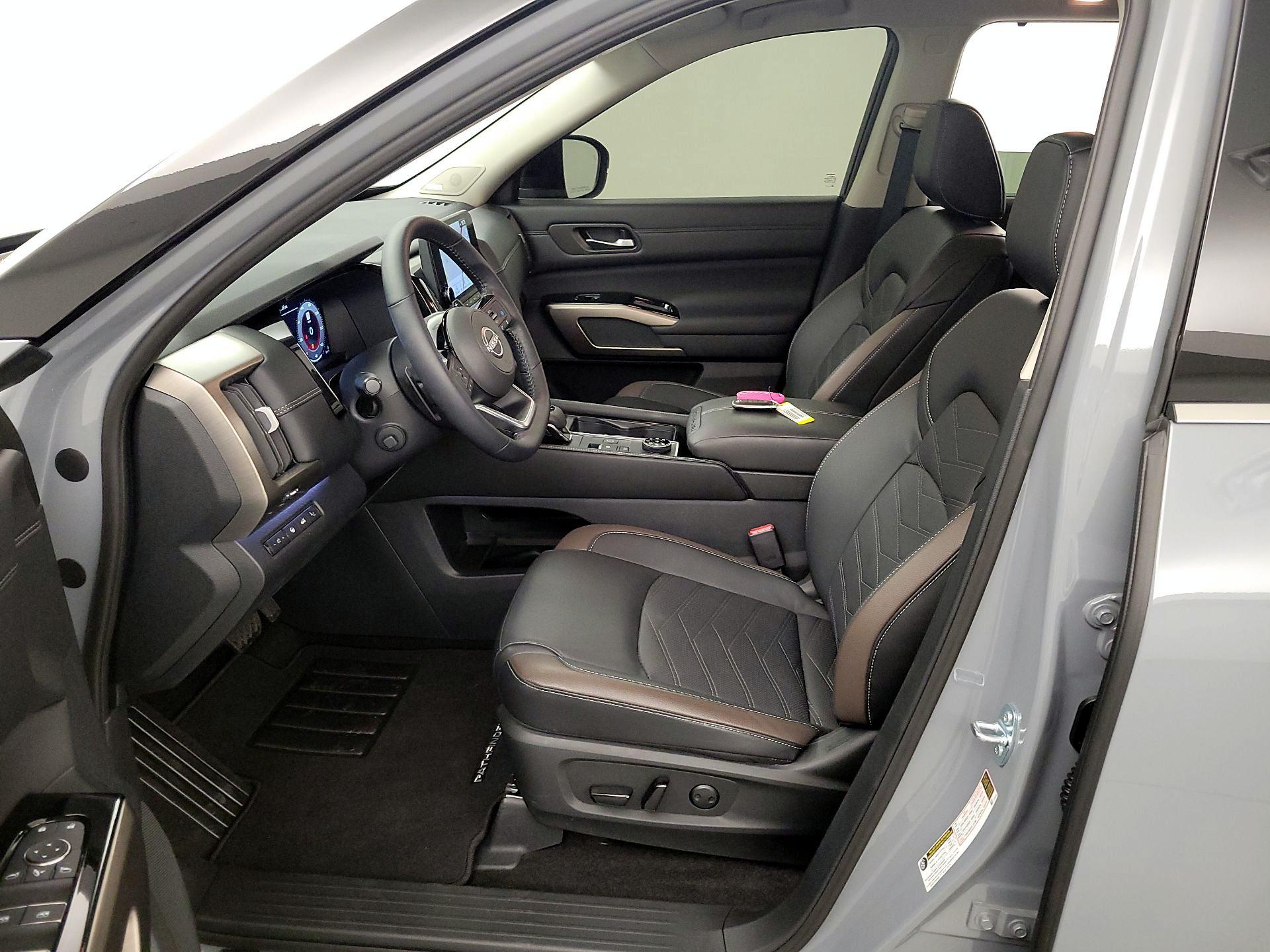 Thumbnail: 2025 Nissan Pathfinder - 11