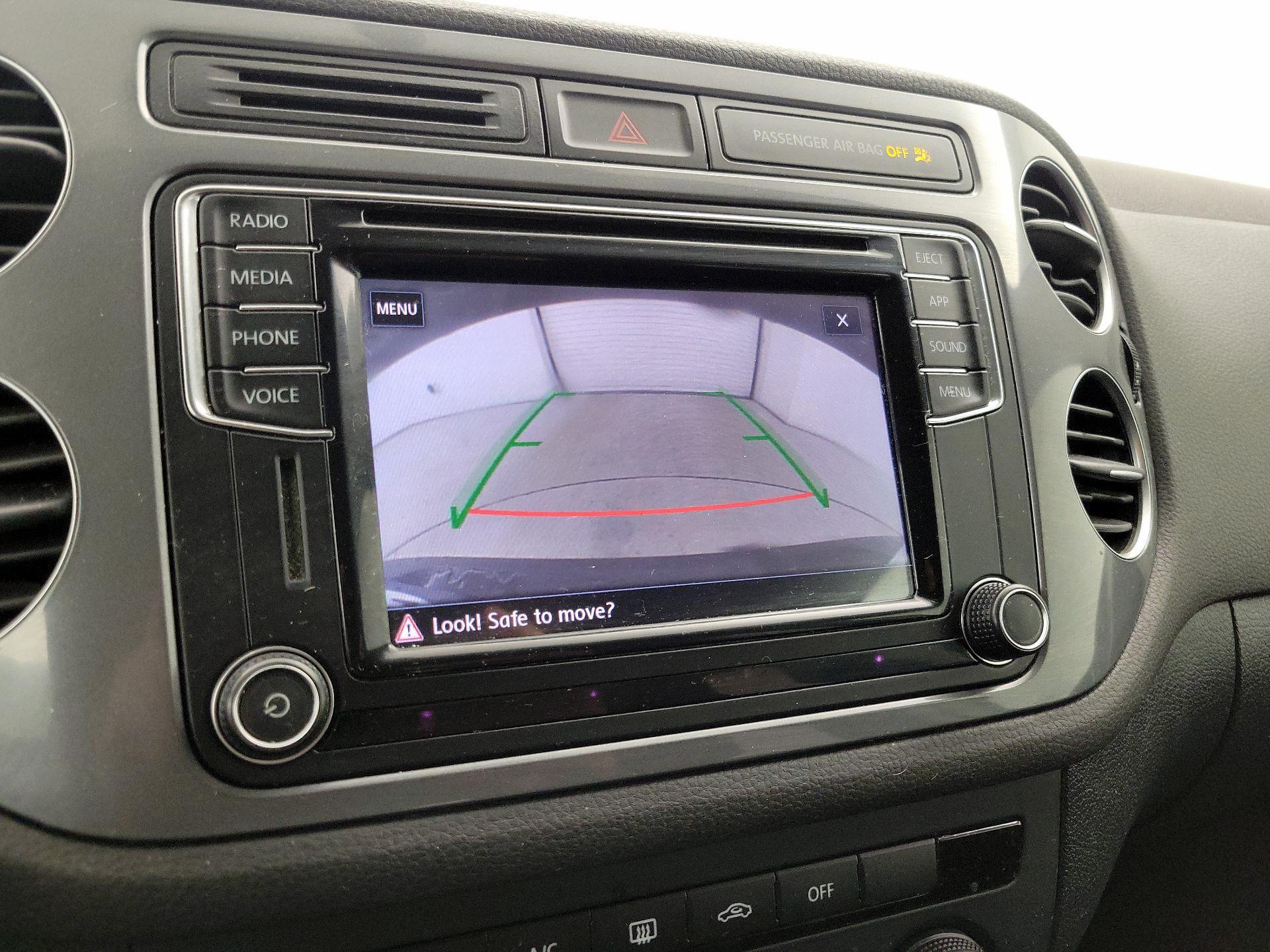 Thumbnail: 2017 Volkswagen Tiguan - 14