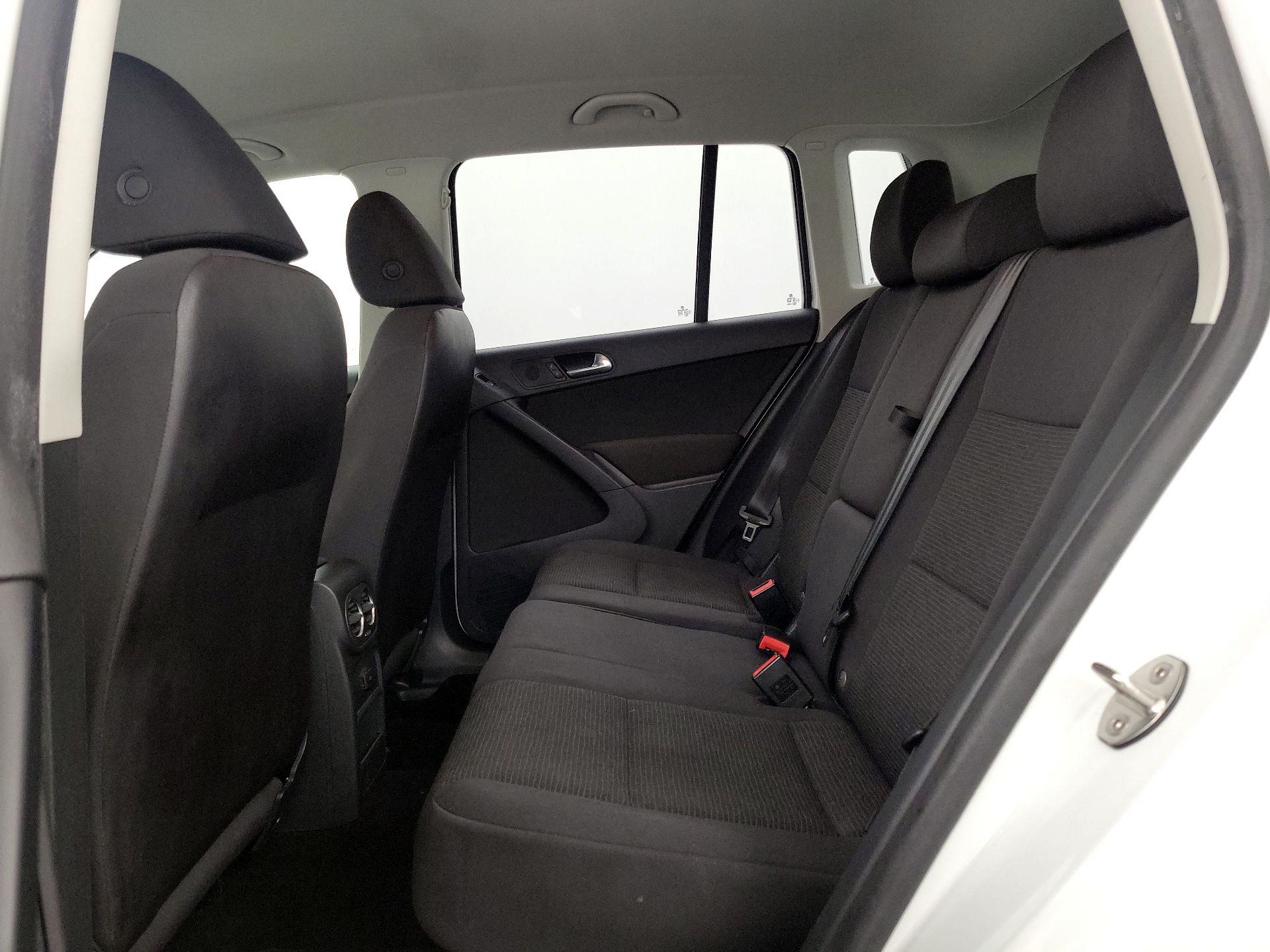 Thumbnail: 2017 Volkswagen Tiguan - 19